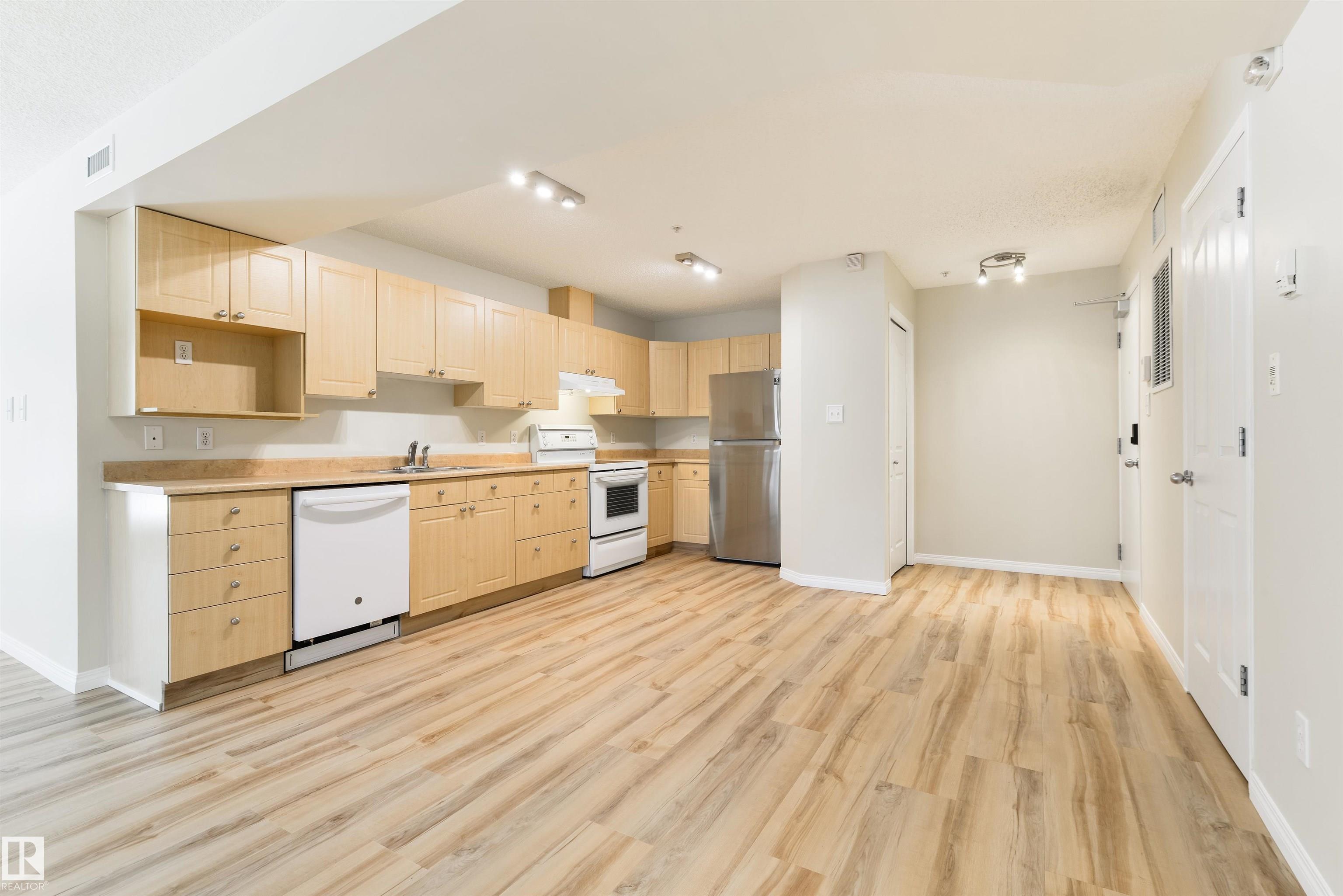 Photo 10 at 112 - 10311 111 Street NW, Downtown, Edmonton