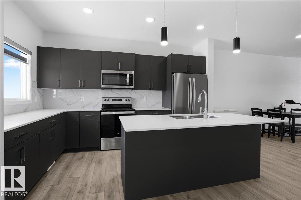 https://zimg.paragon.ice.com/ParagonImages/Property/PM/RAE/225398729/13/0/0/628b402e29b8489cd33641bc180a21e7/1/4e0922a822db53ca789215461157cdcd/225398729-4F7FE78C-039F-4939-A901-19178933E528.JPG