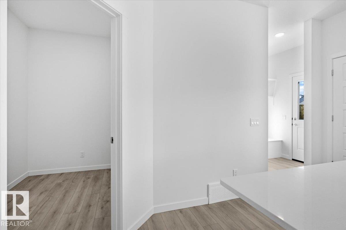 https://zimg.paragon.ice.com/ParagonImages/Property/PM/RAE/225398729/18/0/0/9276c699dcde0e5bd77715bd3117c651/1/4e0922a822db53ca789215461157cdcd/225398729-15D48EFC-E6DD-4159-B206-6B9B15FADF18.JPG