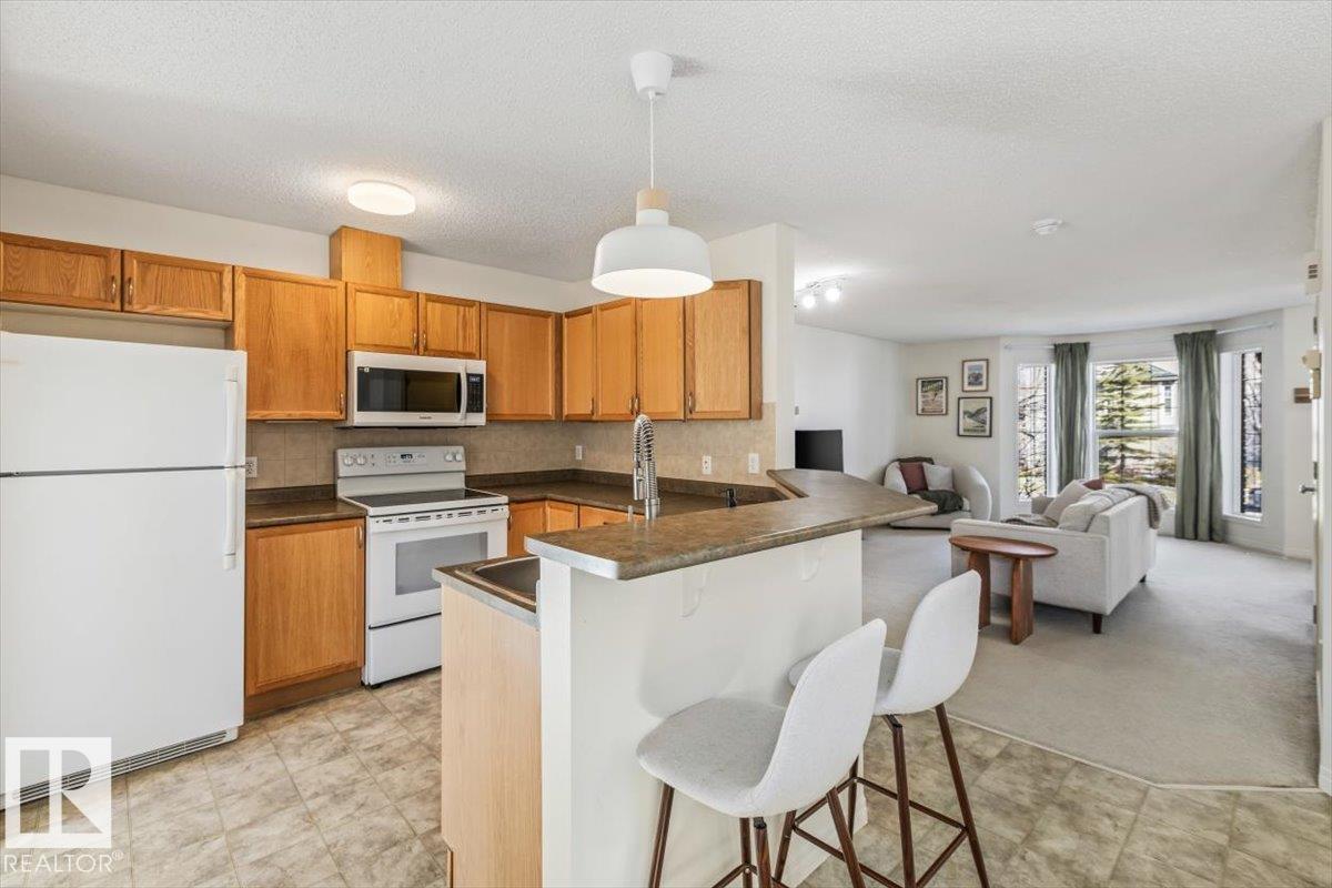 https://zimg.paragon.ice.com/ParagonImages/Property/PM/RAE/225398733/7/0/0/aad5b21abf6d1fbbd7bf03d88d1d2975/1/2c3d5df01049192f02dc245c7f4feddd/225398733-c48d9f5e-3cda-4e0c-941e-8fd837a5e70e.JPG
