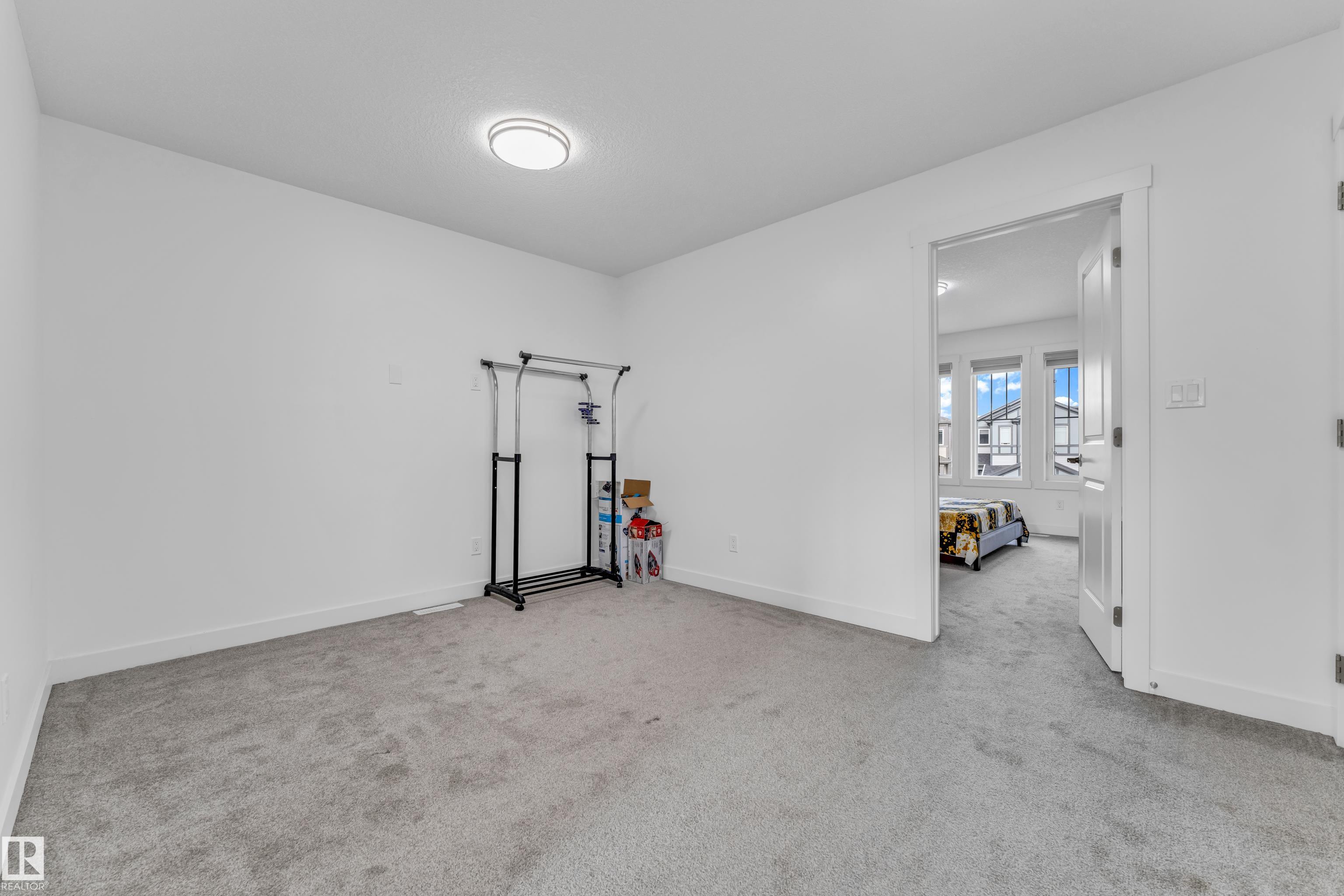 https://zimg.paragon.ice.com/ParagonImages/Property/PM/RAE/225398744/15/0/0/5828d2e3edd3ee9ef7b19be9db974d36/1/4e7689cda49c691c76e7afb0577cb1a9/225398744-220377e1-d45e-46be-9295-71c93fdd196a.JPG