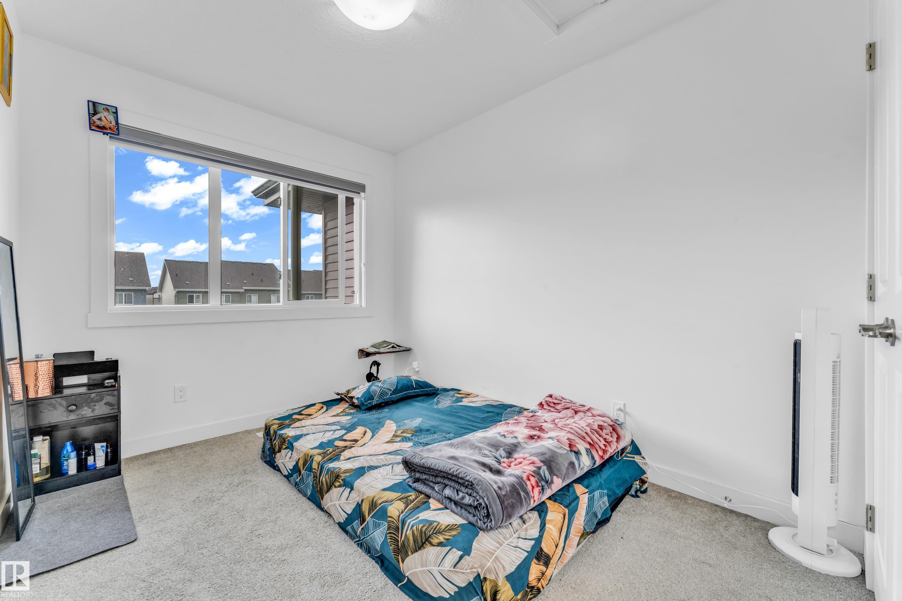 https://zimg.paragon.ice.com/ParagonImages/Property/PM/RAE/225398744/24/0/0/4829aa06ccf11d04fb476ede4ee392f2/1/4e7689cda49c691c76e7afb0577cb1a9/225398744-a6fbf765-f665-4e8d-a042-94f10ccccc50.JPG