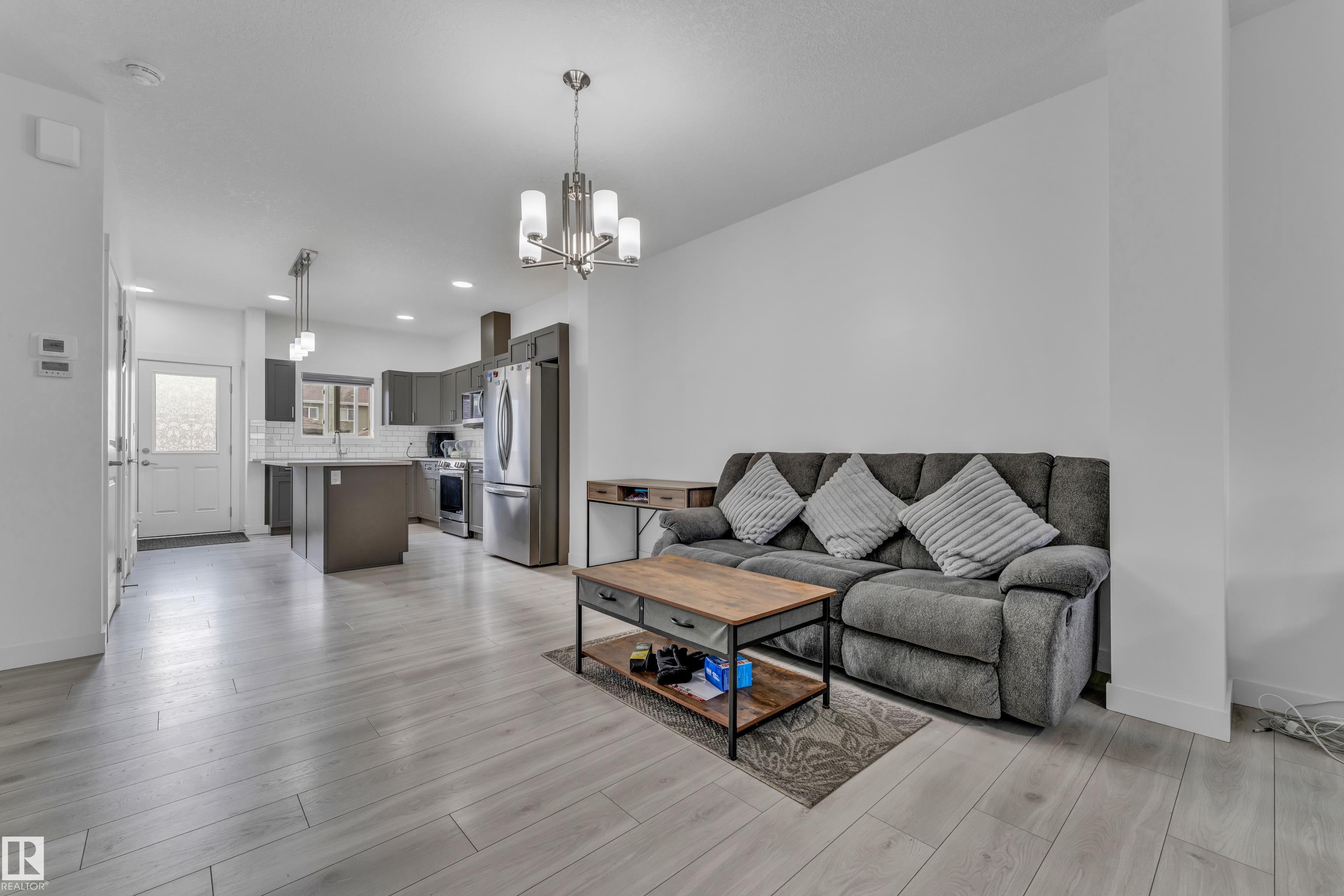 https://zimg.paragon.ice.com/ParagonImages/Property/PM/RAE/225398744/7/0/0/b87bb668d7d527bcea8e7ffefcbf804e/1/4e7689cda49c691c76e7afb0577cb1a9/225398744-1340519a-b0a5-4265-bb21-4b7e4afb4de5.JPG