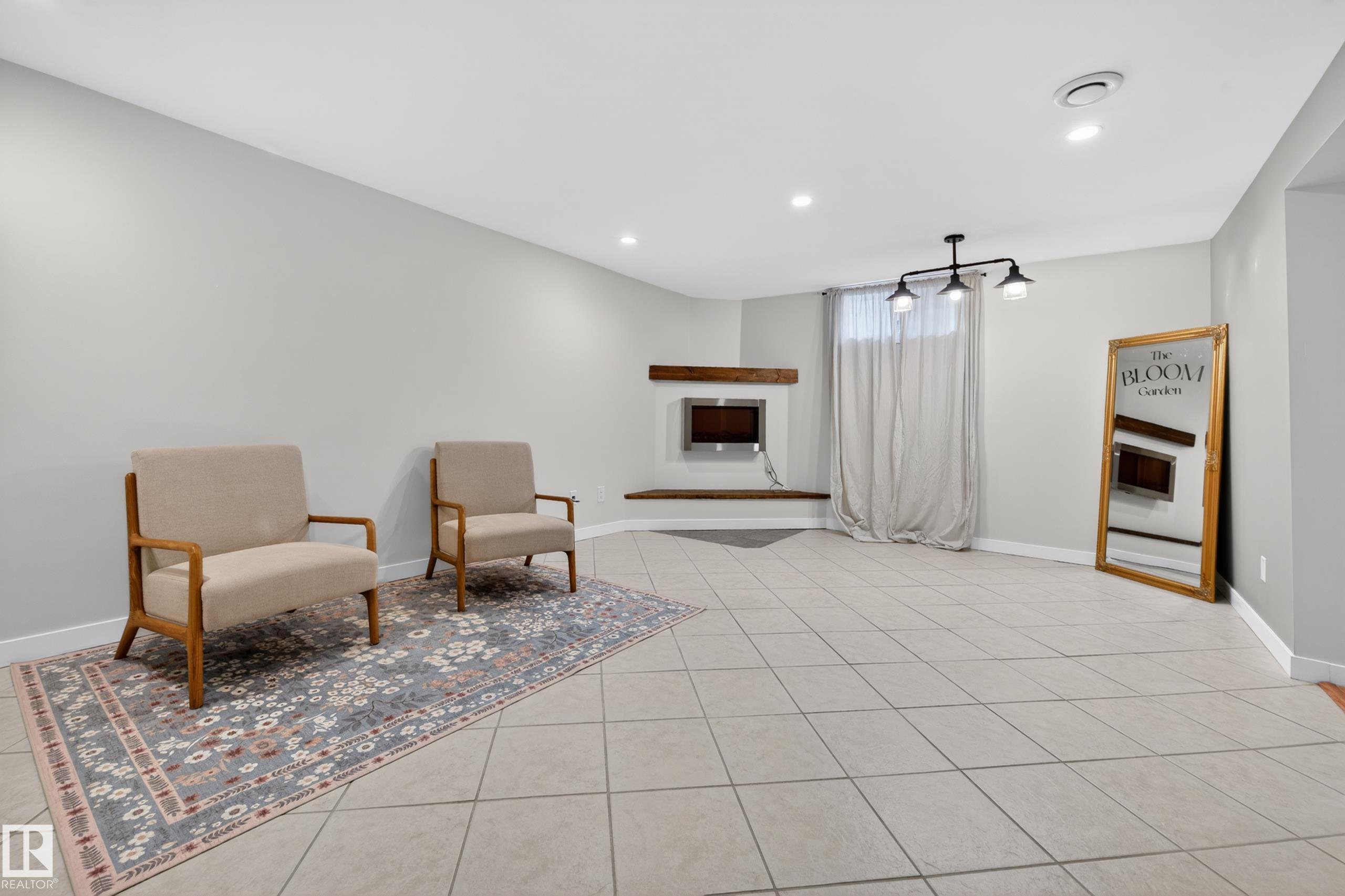 Photo 19 at 10740 44 Street NW, Capilano, Edmonton