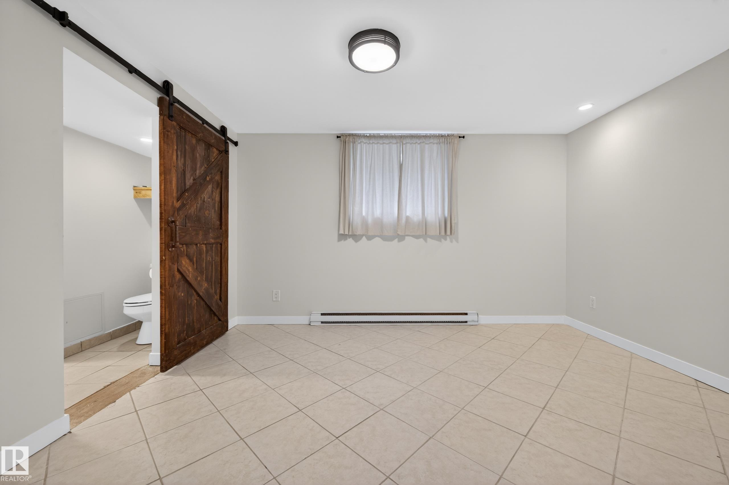 Photo 24 at 10740 44 Street NW, Capilano, Edmonton