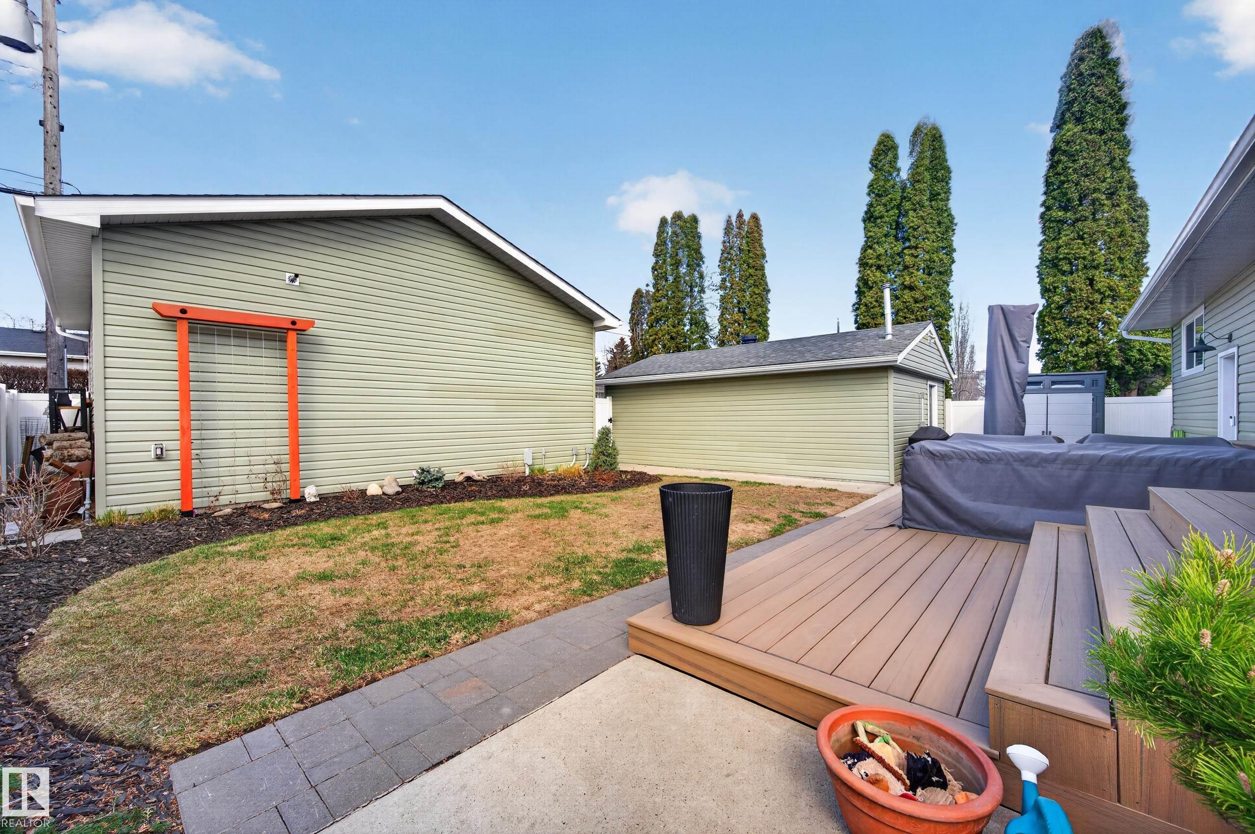 Photo 29 at 10740 44 Street NW, Capilano, Edmonton