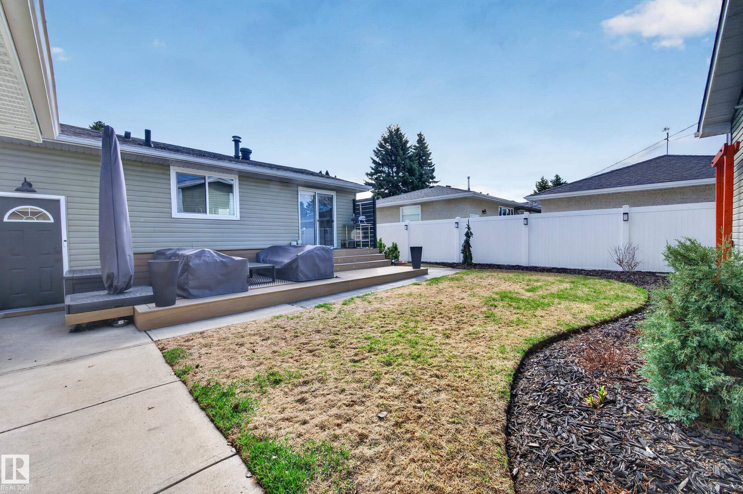 Photo 31 at 10740 44 Street NW, Capilano, Edmonton