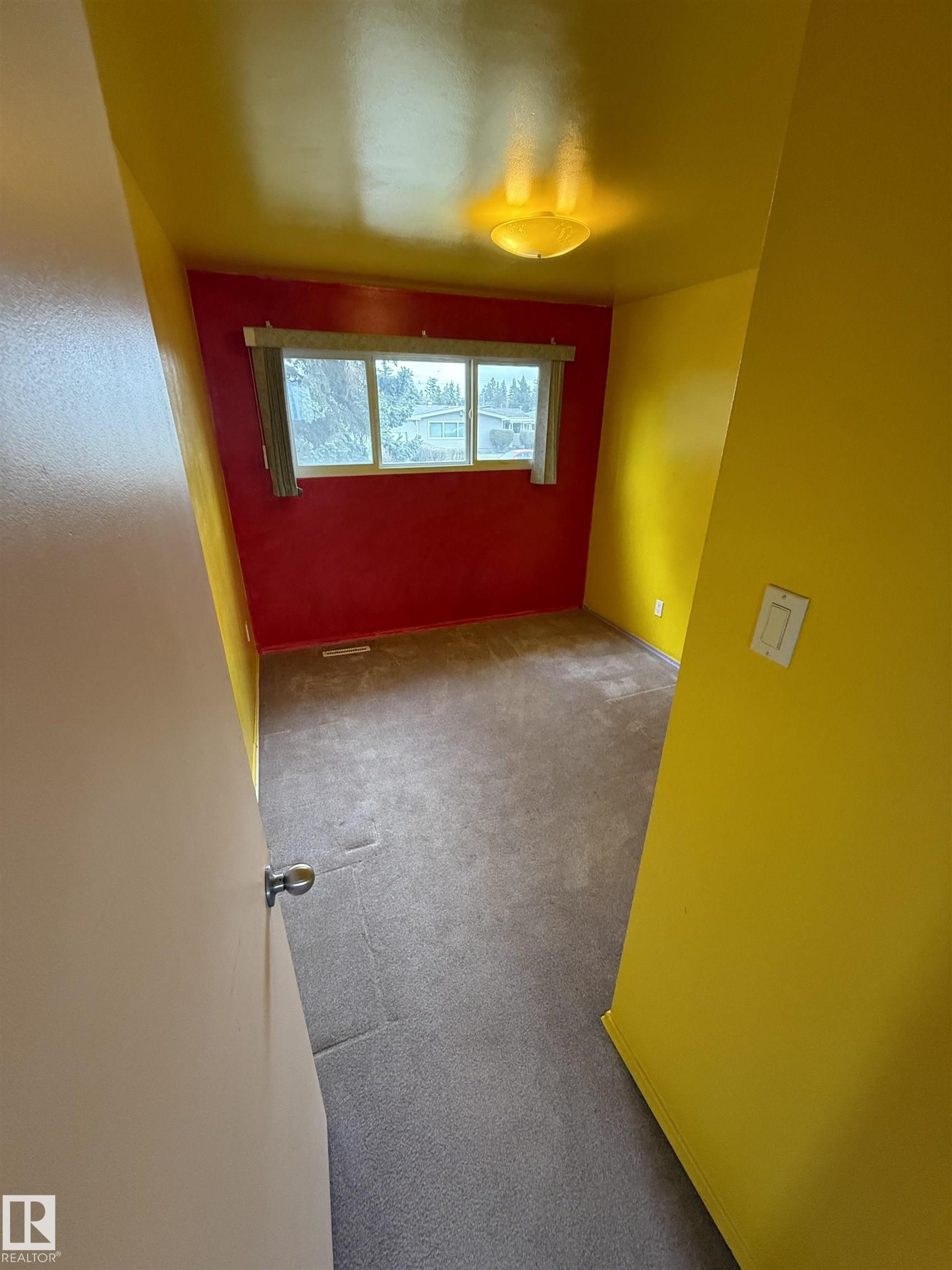 Photo 19 at 12916 95a Street NW, Killarney, Edmonton
