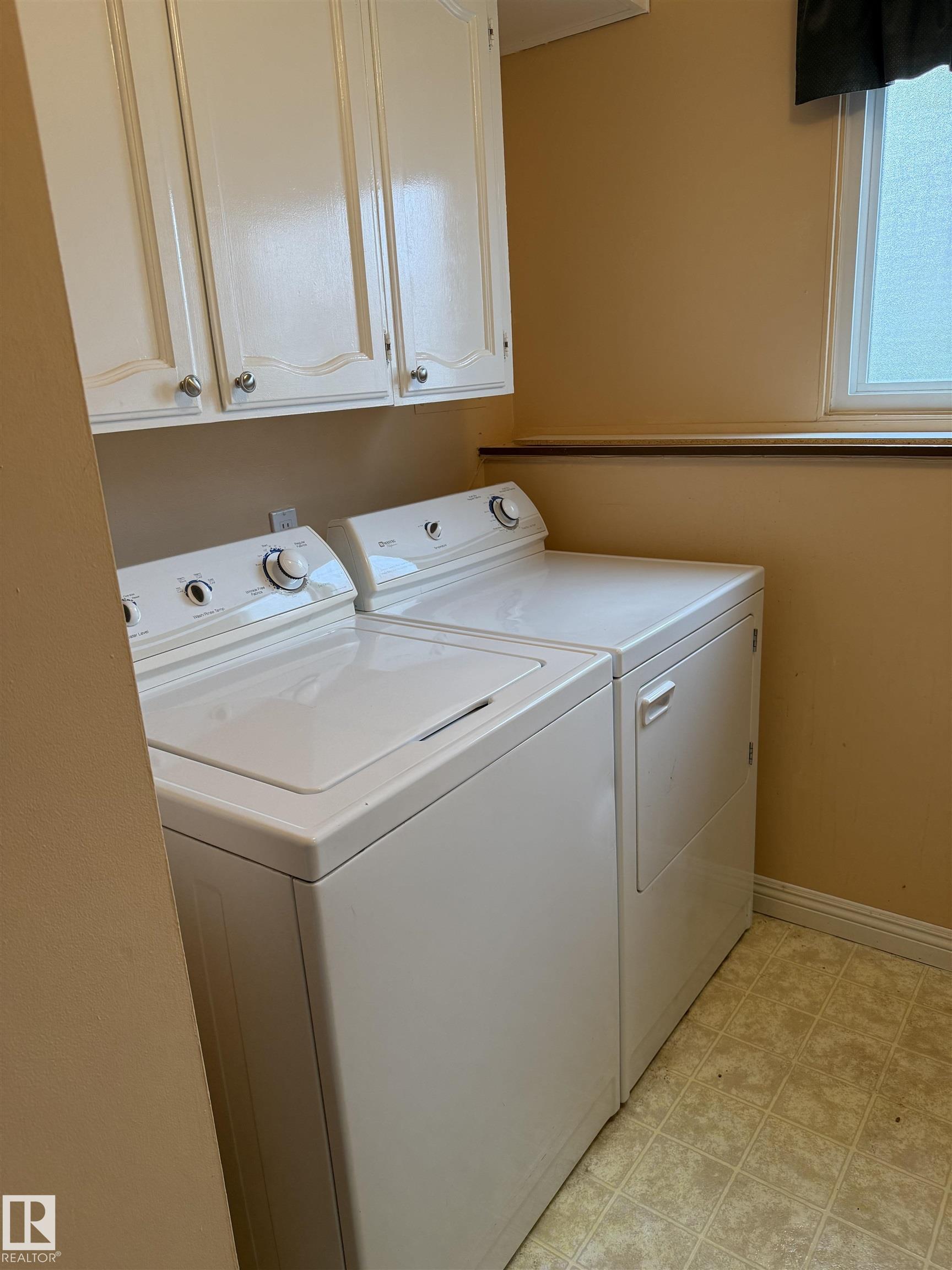 Photo 22 at 12916 95a Street NW, Killarney, Edmonton
