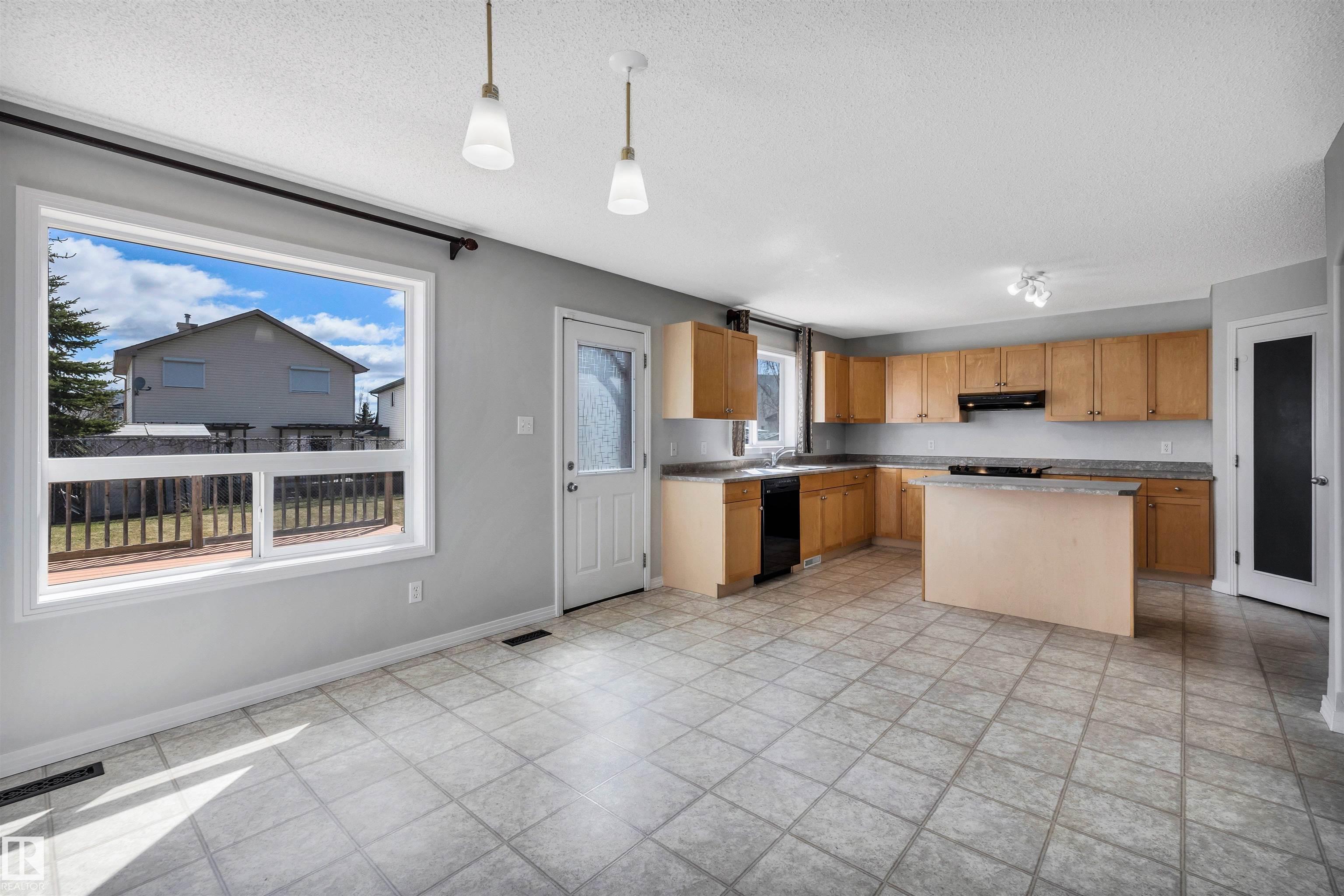 Photo 7 at 4316 151 Avenue NW, Miller, Edmonton