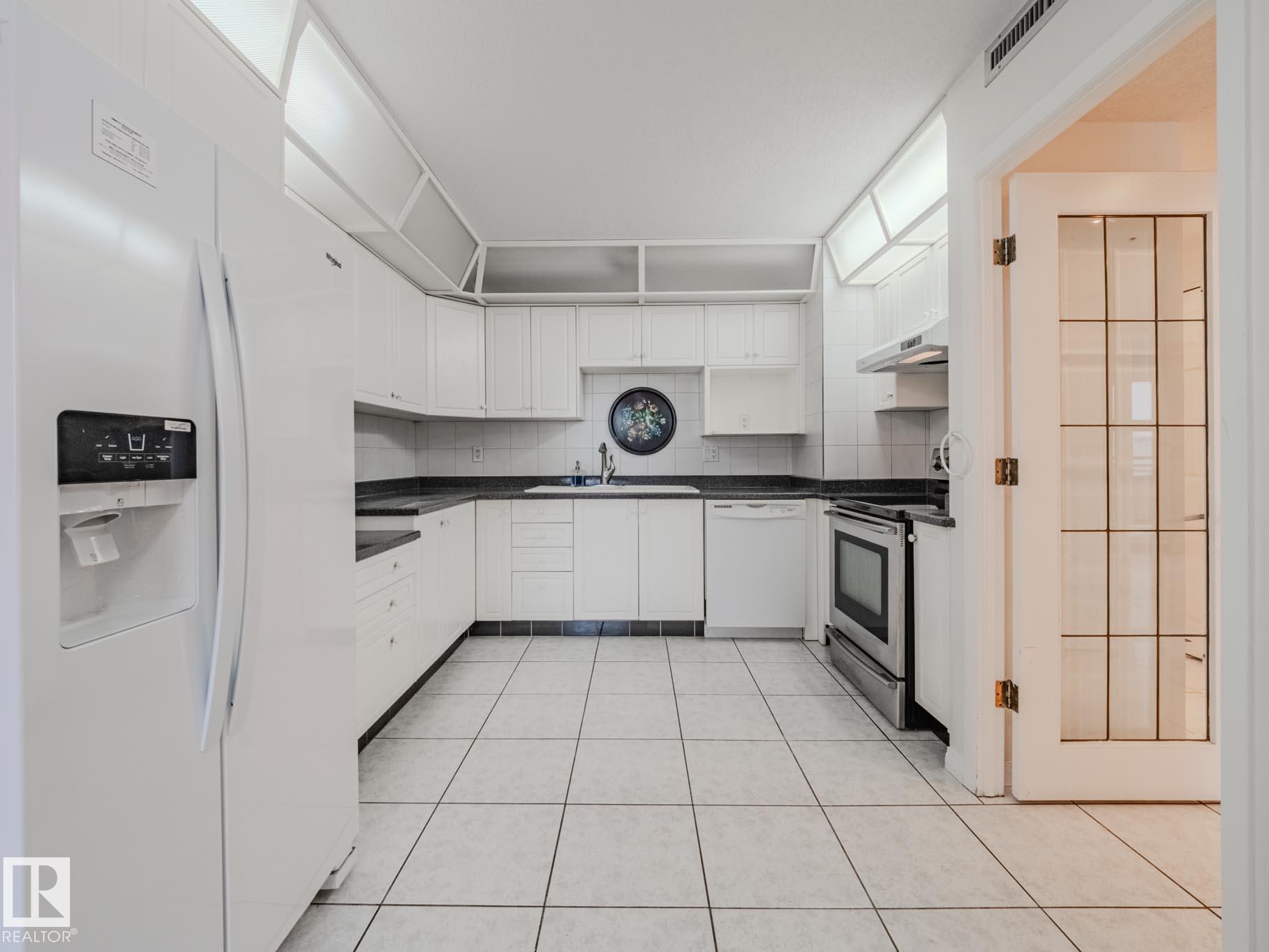 https://zimg.paragon.ice.com/ParagonImages/Property/PM/RAE/225398766/9/0/0/9a4adde1d6df8e8b1e298b2b7683687f/1/305dba479c4e6ee972e38612bb230452/225398766-DD09A62E-BA05-4DC6-B331-35480487B3AC.JPG