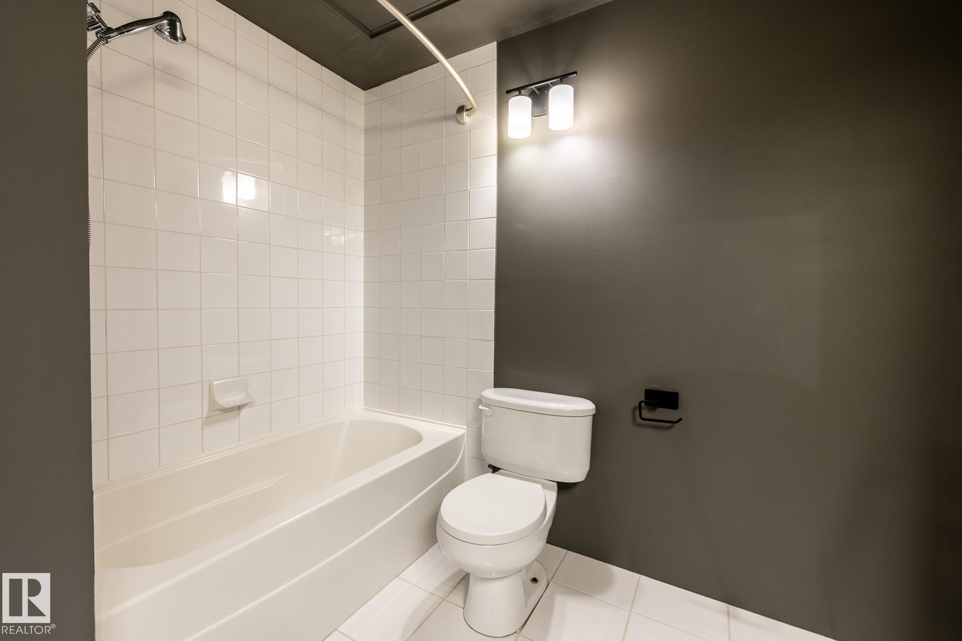 https://zimg.paragon.ice.com/ParagonImages/Property/PM/RAE/225398767/31/0/0/44f96618b7ec672e39330965952be977/1/0a226ed87a63e7320b8ac983b9a2a1b5/225398767-6dde32d3-5674-4834-b524-a2764f3fa846.JPG
