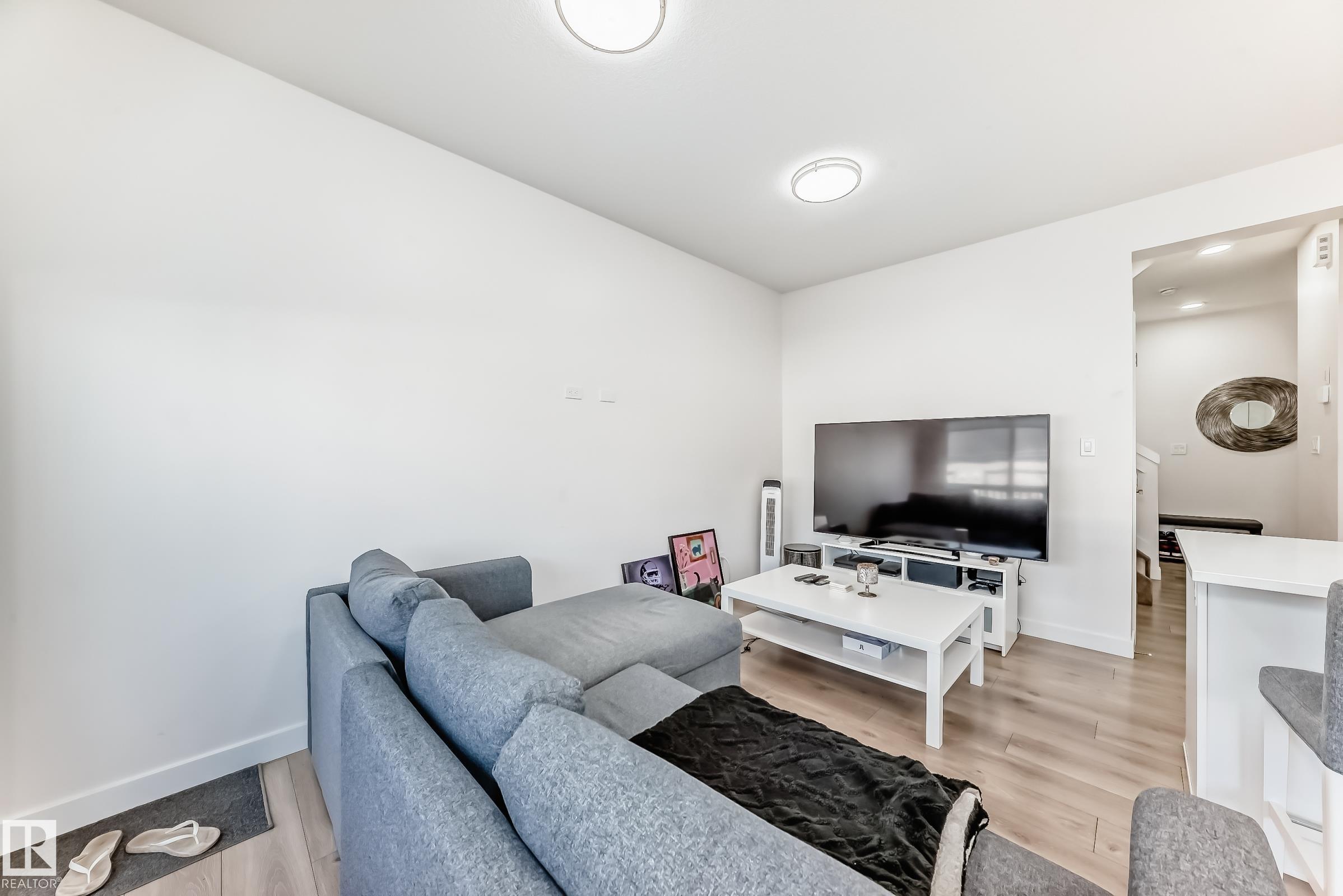 https://zimg.paragon.ice.com/ParagonImages/Property/PM/RAE/225398769/15/0/0/59e612c62df0062b3563e4d3cb394c7b/1/91aabbdcd67be319e92a34e9e071bce9/225398769-955c2bb8-dfc6-45c3-b73f-8ca2b8007817.JPG