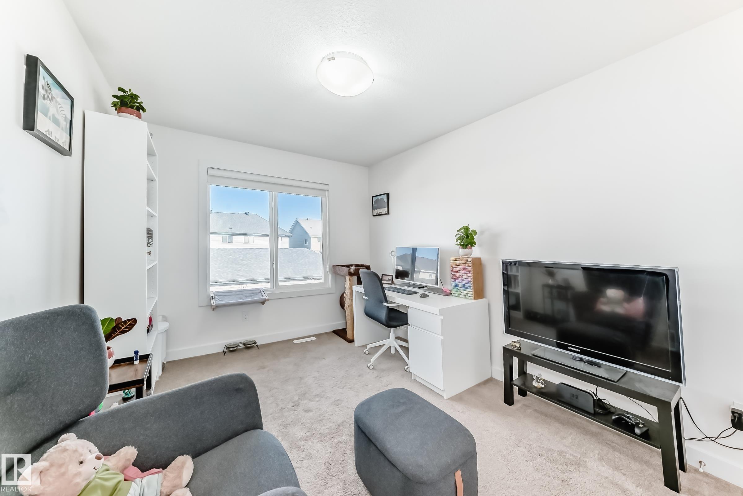 https://zimg.paragon.ice.com/ParagonImages/Property/PM/RAE/225398769/26/0/0/63e666942e9f3dc06734927af6862d44/1/91aabbdcd67be319e92a34e9e071bce9/225398769-7134dd46-3533-435f-b9a7-6a8108e9d091.JPG