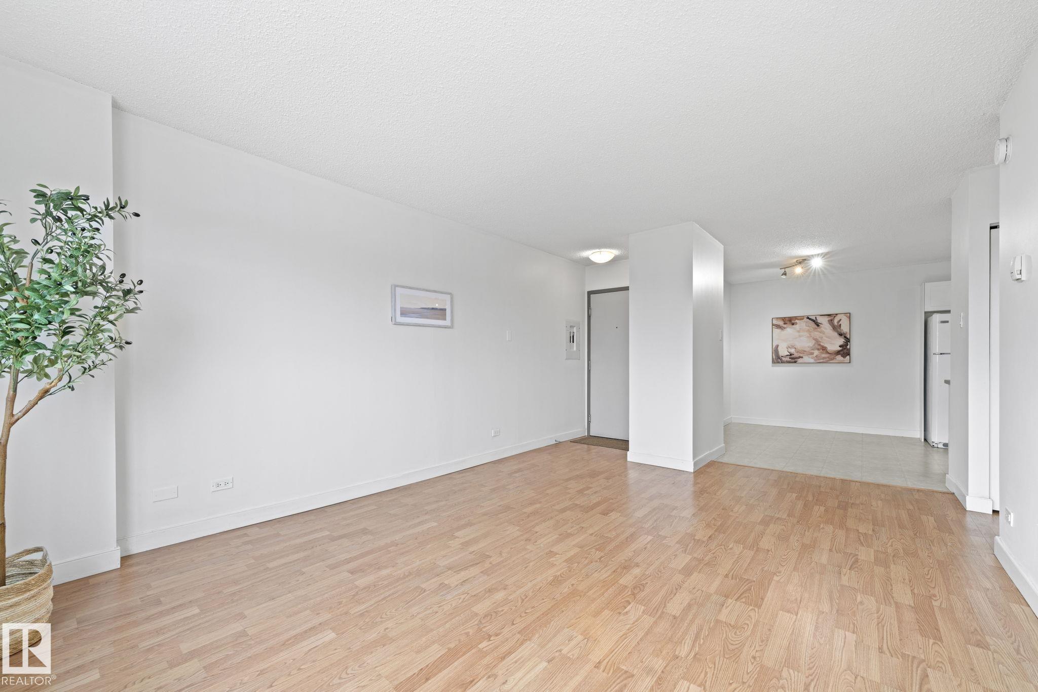 Photo 16 at 808 - 9710 105 Street NW, Downtown, Edmonton