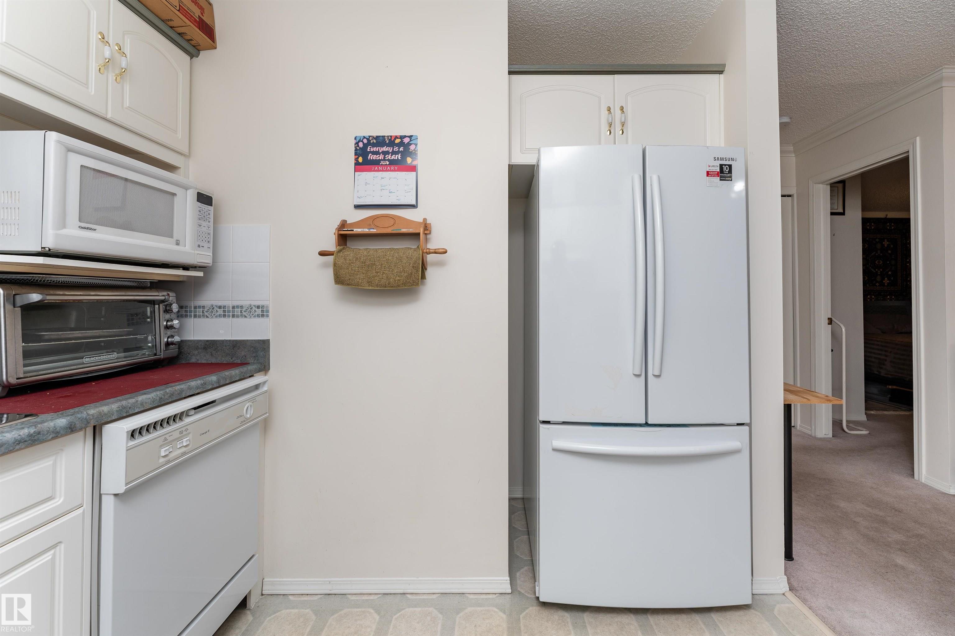https://zimg.paragon.ice.com/ParagonImages/Property/PM/RAE/225398778/10/0/0/04444a54d06367d1b62c59d057565ce5/1/bb0a86278310c6fb9de984d50082ab11/225398778-3A1D46A5-B061-43DF-B265-FED825935C85.JPG