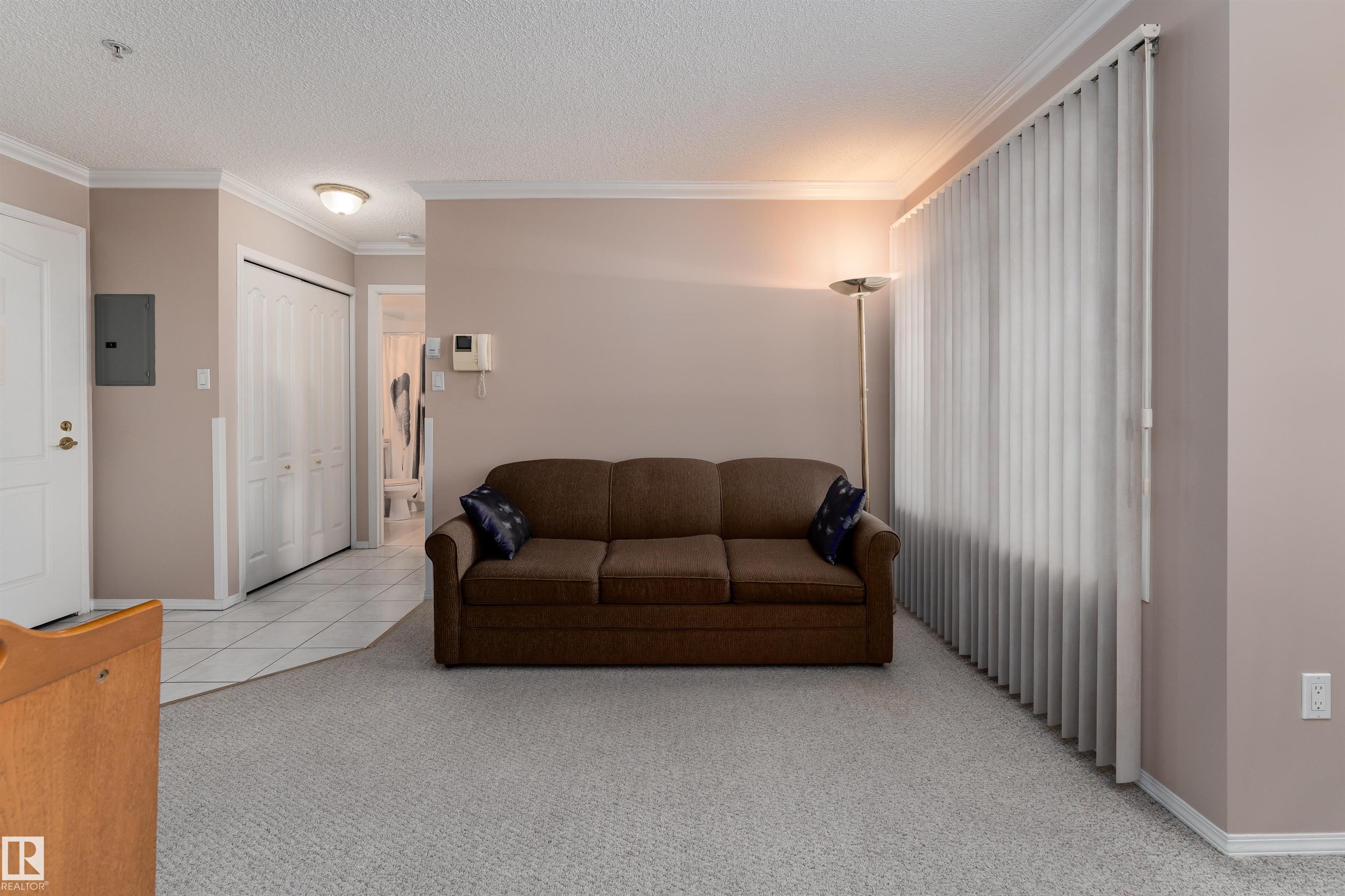 https://zimg.paragon.ice.com/ParagonImages/Property/PM/RAE/225398778/26/0/0/05034cd5180c30e0721beae4d066eefb/1/bb0a86278310c6fb9de984d50082ab11/225398778-986C9D18-D022-41EE-9B45-691A36CA8BB6.JPG