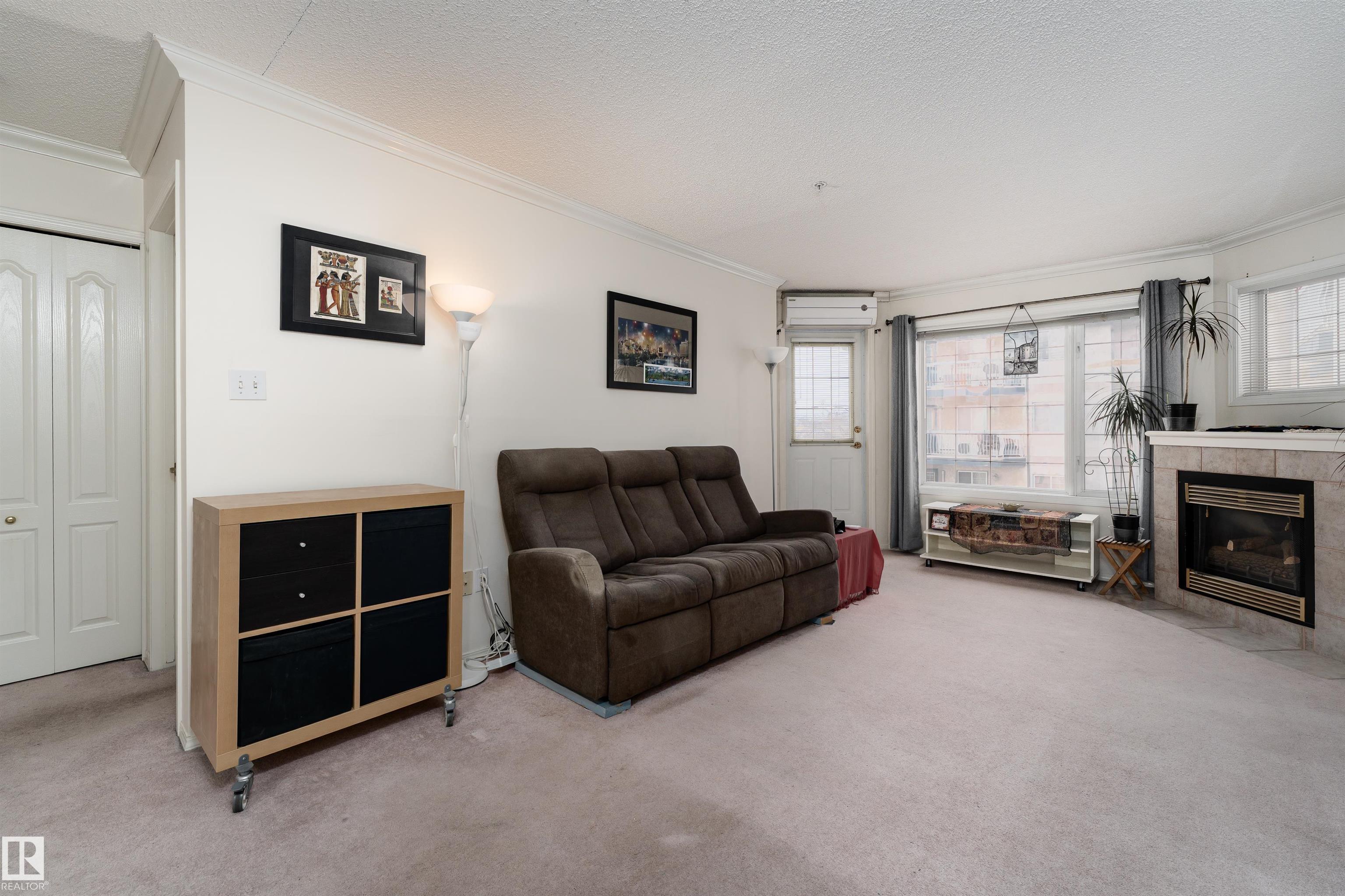 https://zimg.paragon.ice.com/ParagonImages/Property/PM/RAE/225398778/3/0/0/68d8d58bd7675eaa6d70b75f2da07fe9/1/bb0a86278310c6fb9de984d50082ab11/225398778-155E23C1-66D0-4868-BE05-A2EEBF6A23D2.JPG