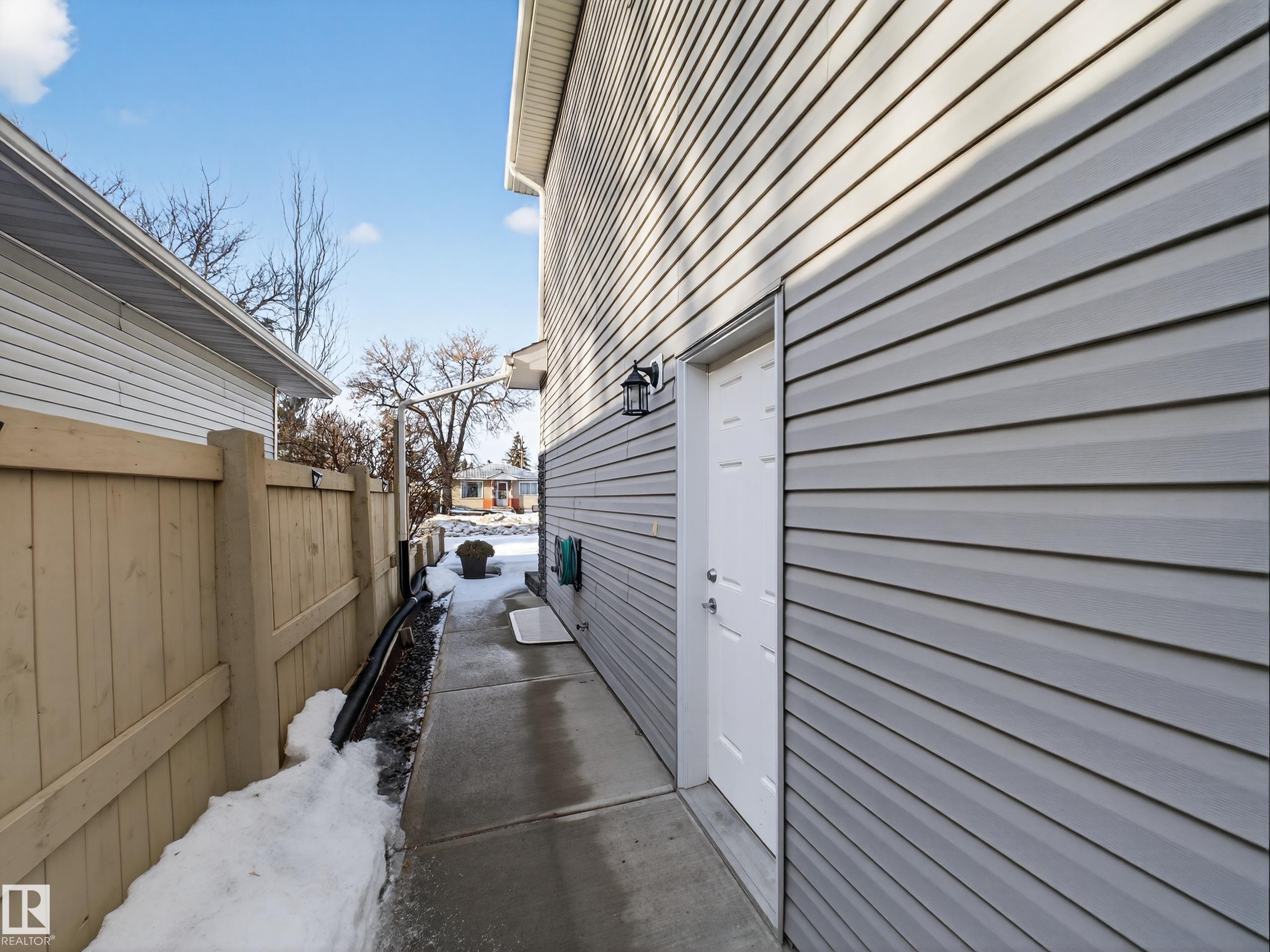 https://zimg.paragon.ice.com/ParagonImages/Property/PM/RAE/225398783/64/0/0/360f1d9bb52a0b603649e93e22b70a59/1/bd64007ebd6117a2fe9b8950b5c28a8f/225398783-29E8EDD9-6722-4458-B595-C633C3EAF399.JPG
