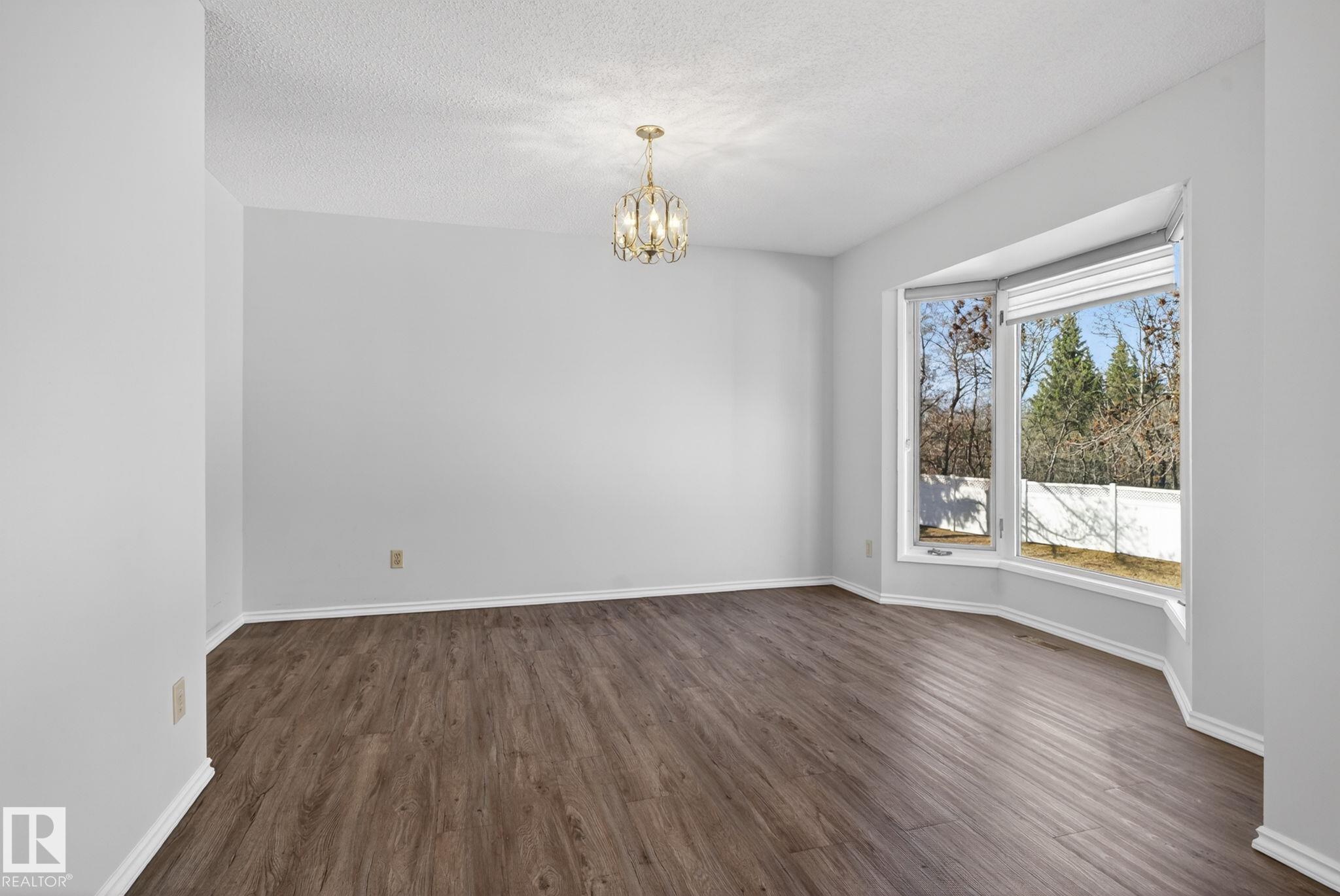 https://zimg.paragon.ice.com/ParagonImages/Property/PM/RAE/225398786/8/0/0/5be56b22e738e59c211b3ab89ee9ef4d/1/61d58d9d4ff95c08a66ba36ef8b2fafb/225398786-8caa88f6-541c-4df8-97f5-bf9405671361.JPG