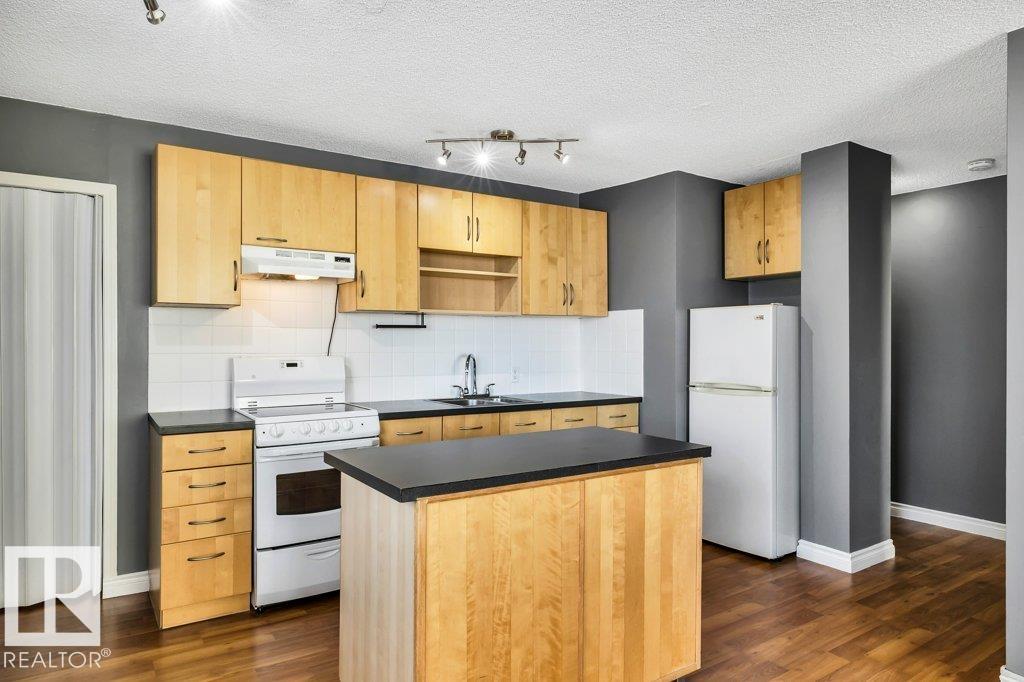 Photo 14 at 403 - 10021 116 Street NW, Wîhkwêntôwin, Edmonton