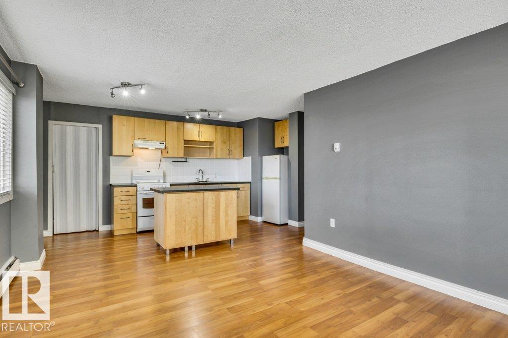 Photo 19 at 403 - 10021 116 Street NW, Wîhkwêntôwin, Edmonton
