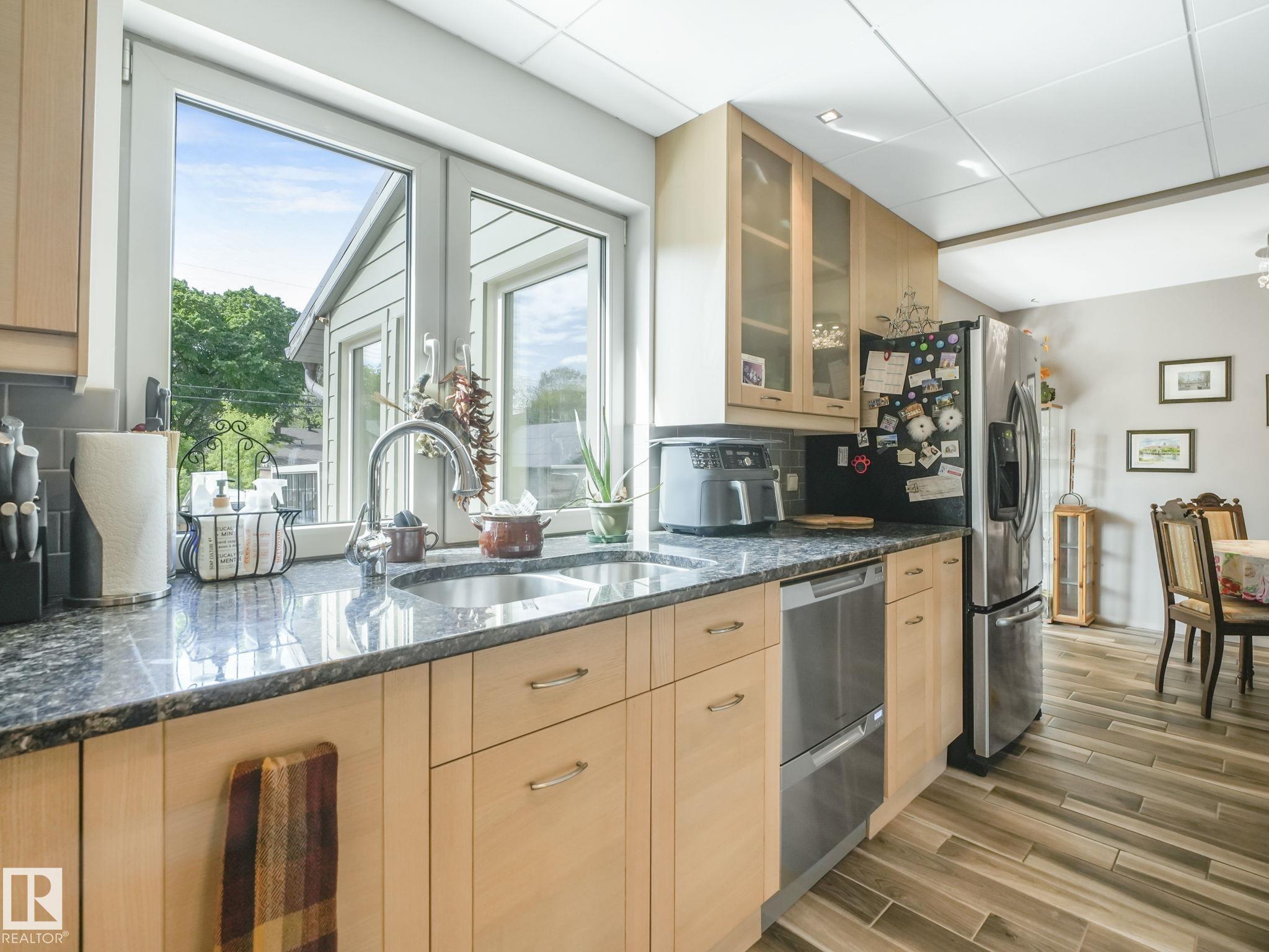 Photo 12 at 10961 75 Avenue NW, McKernan, Edmonton