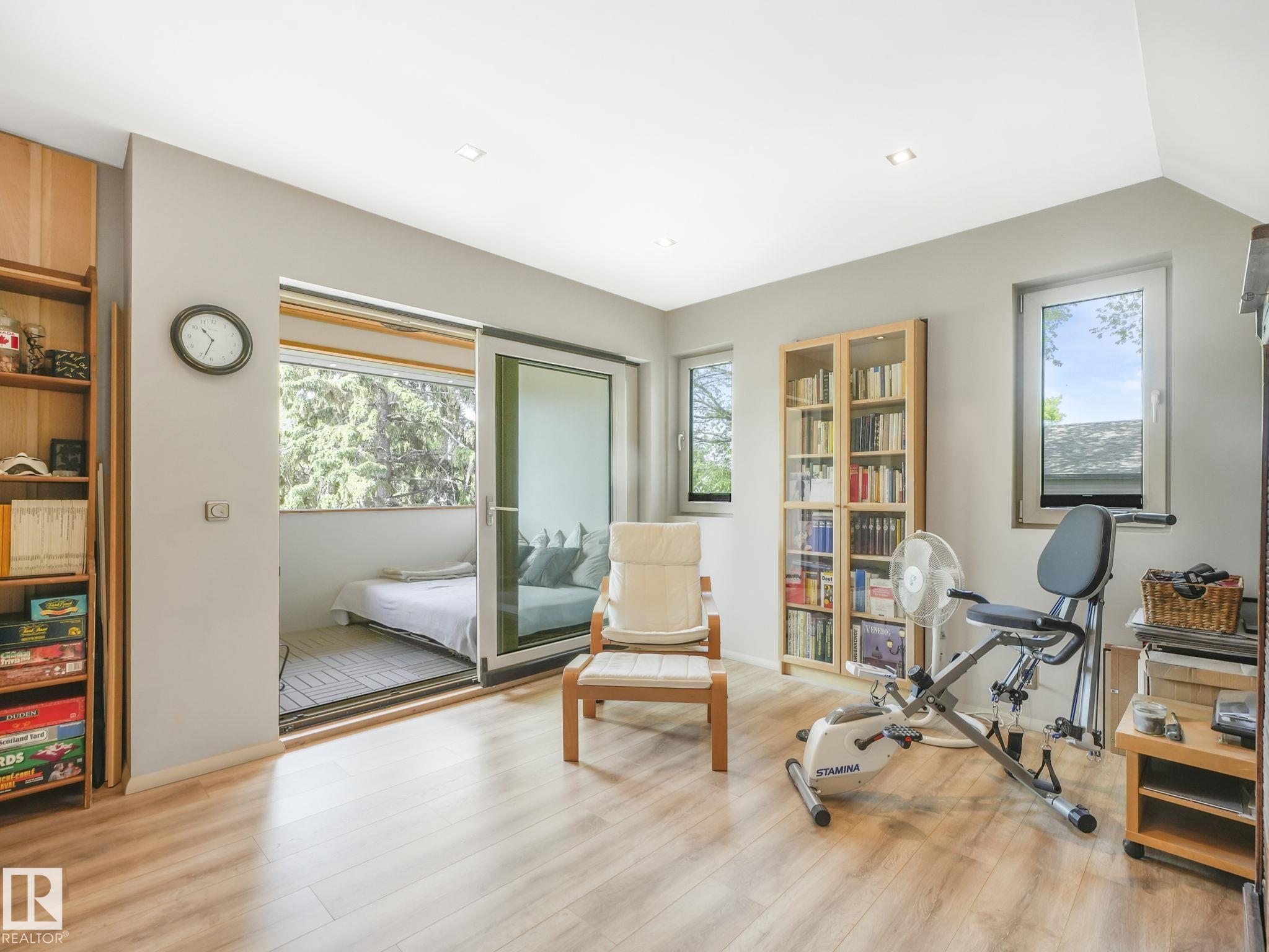 https://zimg.paragon.ice.com/ParagonImages/Property/PM/RAE/225398796/23/0/0/8e3a07a034e4bca74308bc0dd8ac6c0d/1/90b55fcdf84c4ff13dd45e3b8ef5e34b/225398796-8F61B640-E0E0-4BEA-B14B-8F1028AA4420.JPG