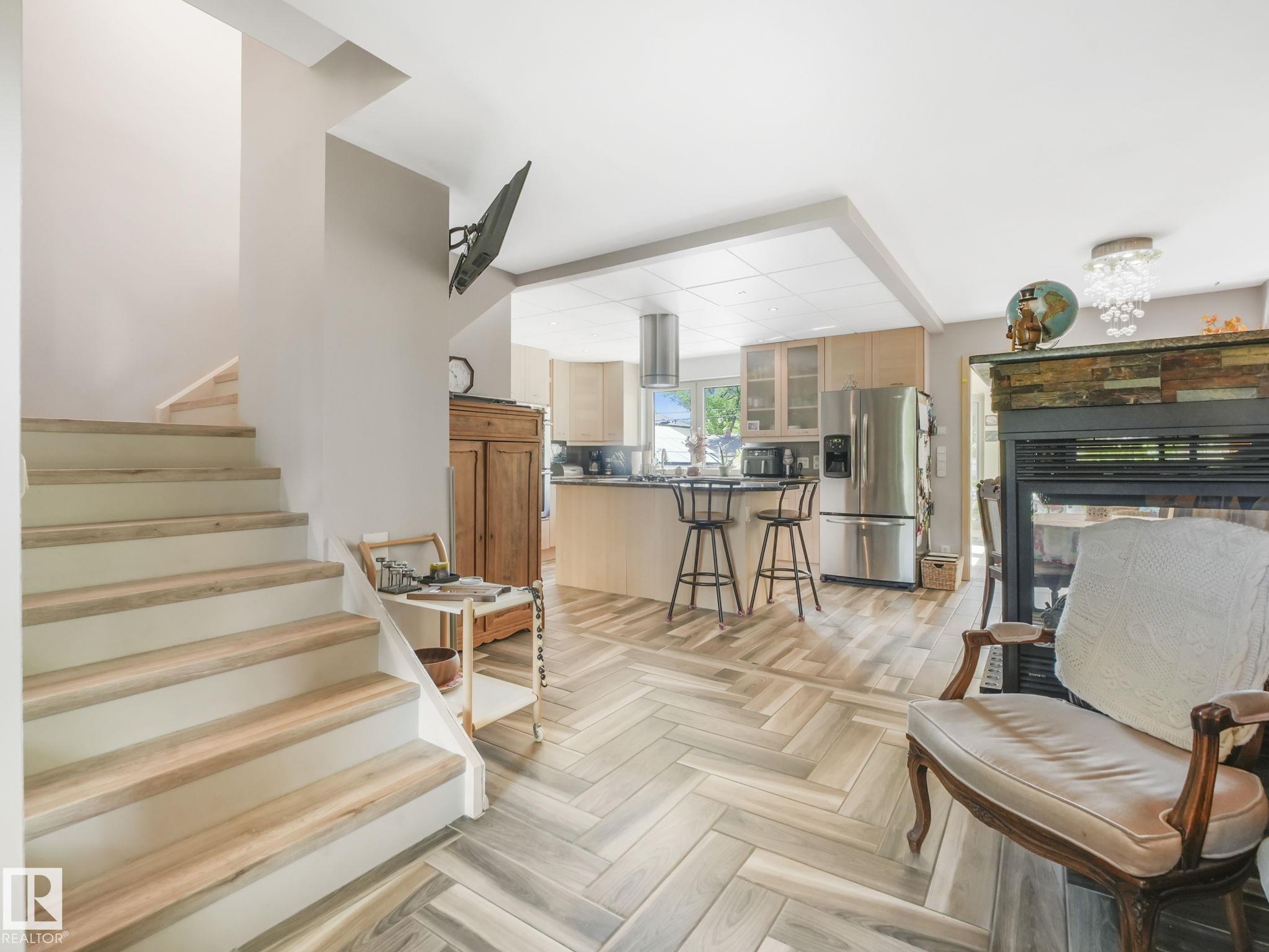 Picture for 10961 75 AV NW