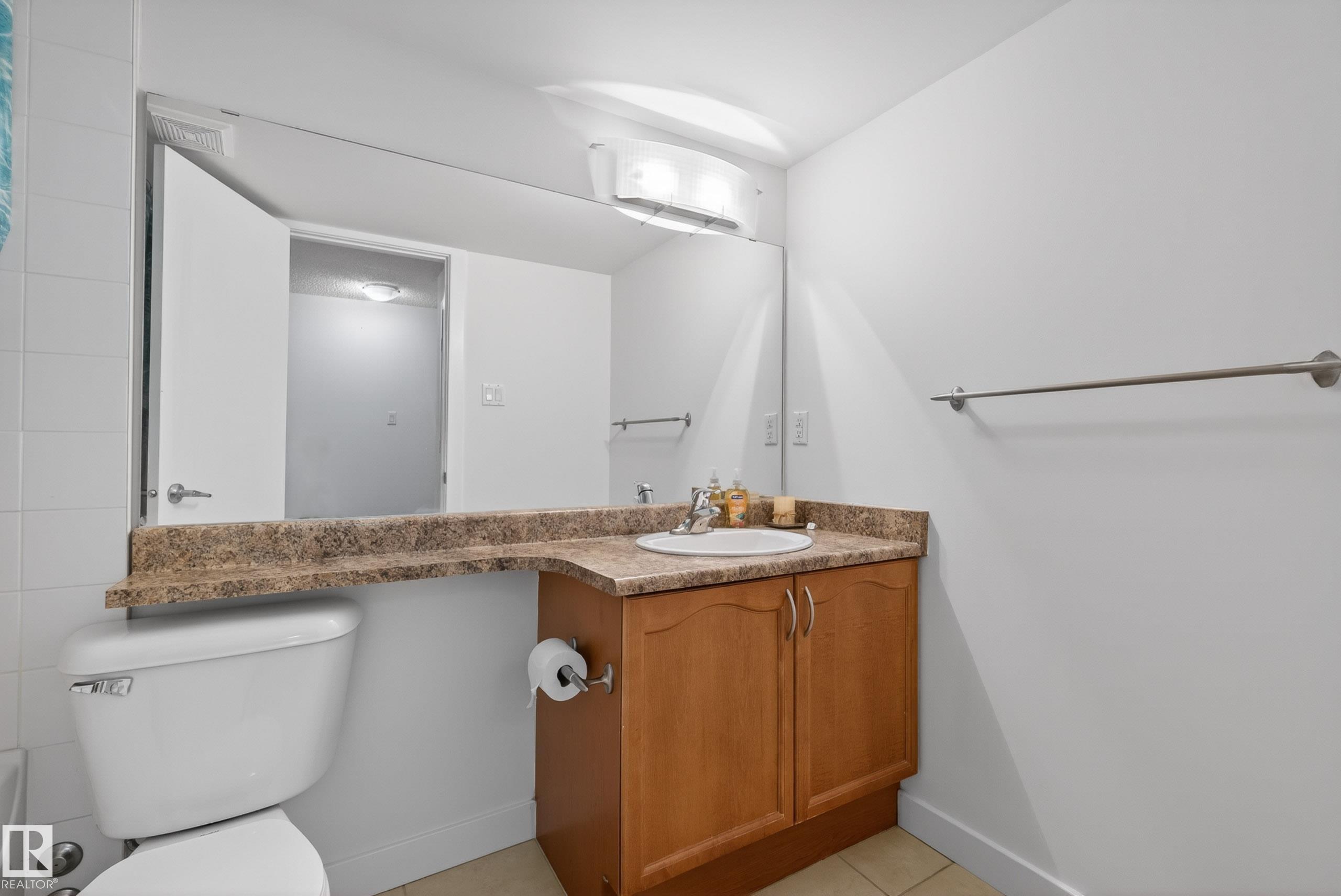 Photo 12 at 908 - 9715 110 Street NW, Wîhkwêntôwin, Edmonton