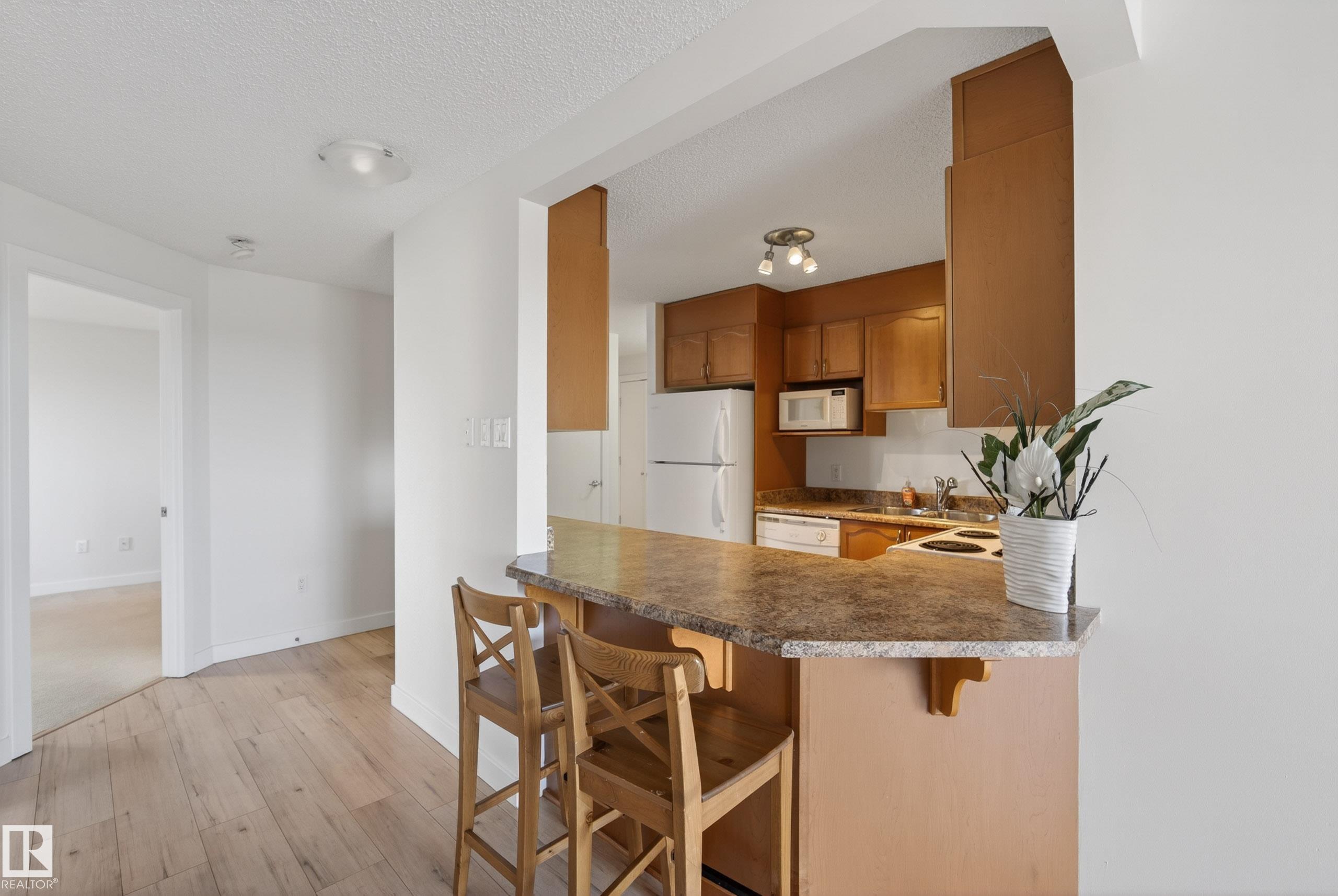Photo 15 at 908 - 9715 110 Street NW, Wîhkwêntôwin, Edmonton