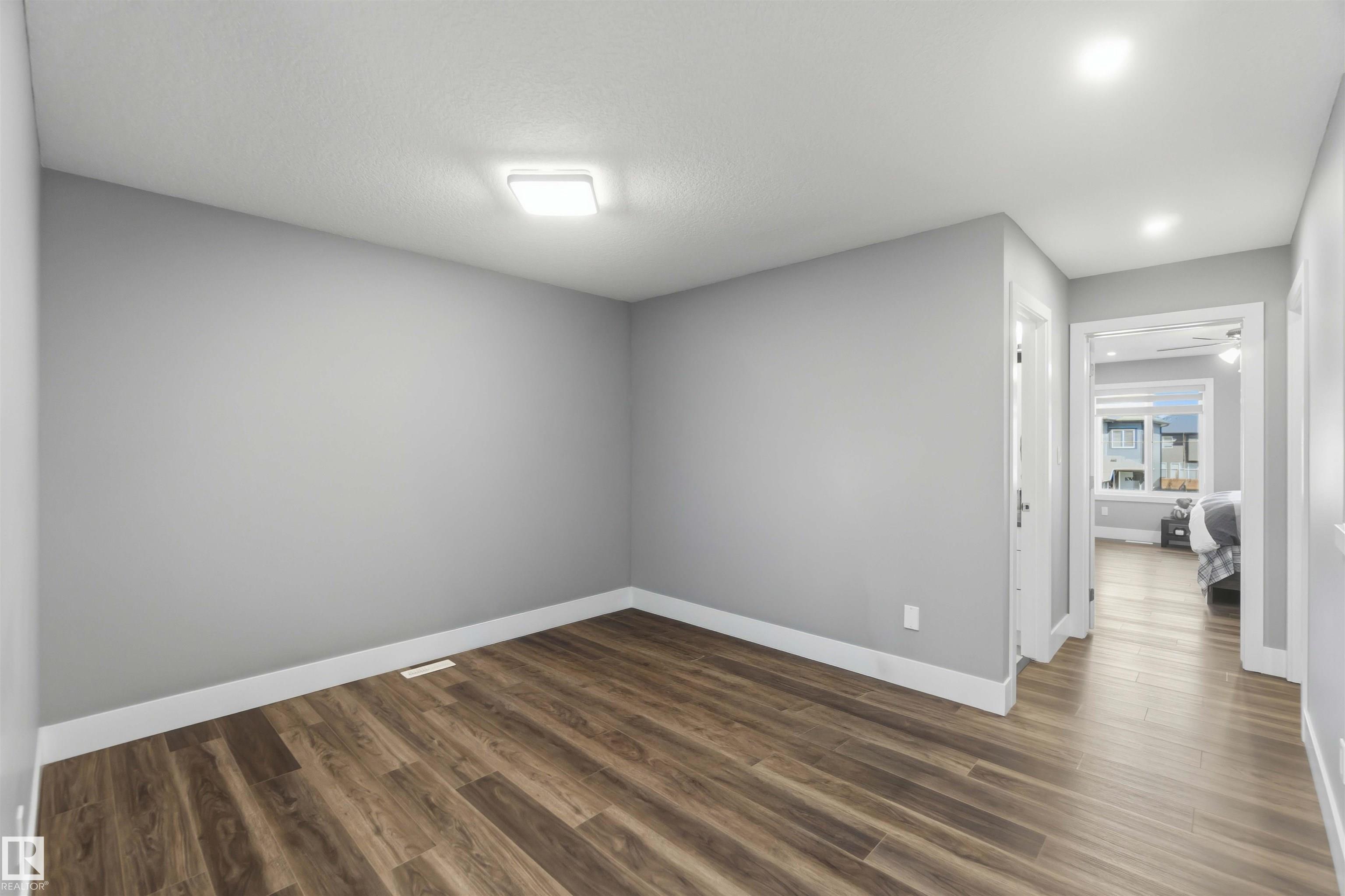 https://zimg.paragon.ice.com/ParagonImages/Property/PM/RAE/225398808/27/0/0/fa7a86a7f88cf6cb01180c6f22c9e6c2/1/03328c4b2816818f9ac6c2cd9e8d28fe/225398808-c8bf93bd-5147-48ed-b69e-2e122ae0dc42.JPG