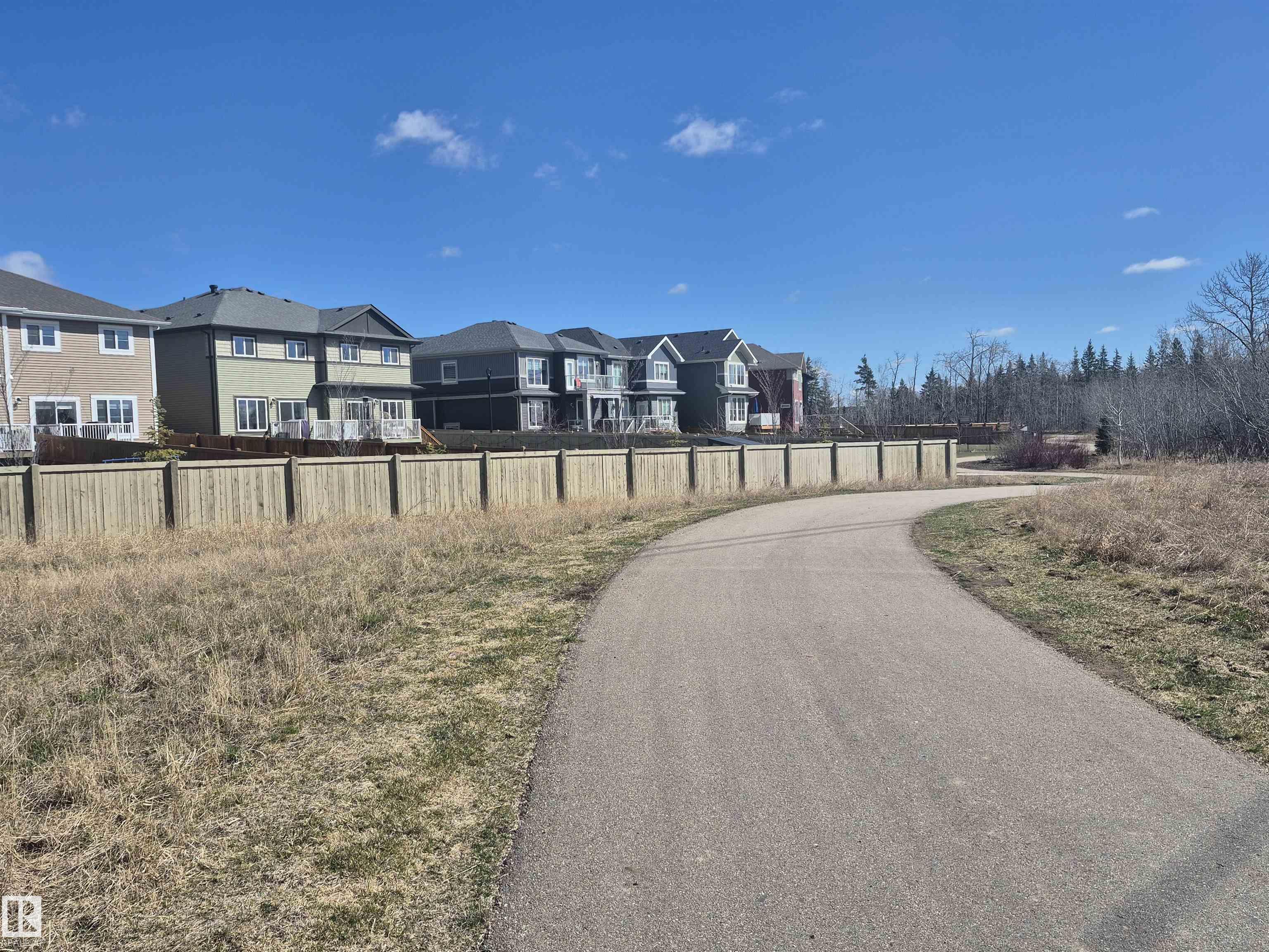 https://zimg.paragon.ice.com/ParagonImages/Property/PM/RAE/225398808/54/0/0/71a1386d439f75edc3e3e53bf0fb3b95/1/03328c4b2816818f9ac6c2cd9e8d28fe/225398808-13126b6d-4815-41de-b36c-4fdf8af81e68.JPG