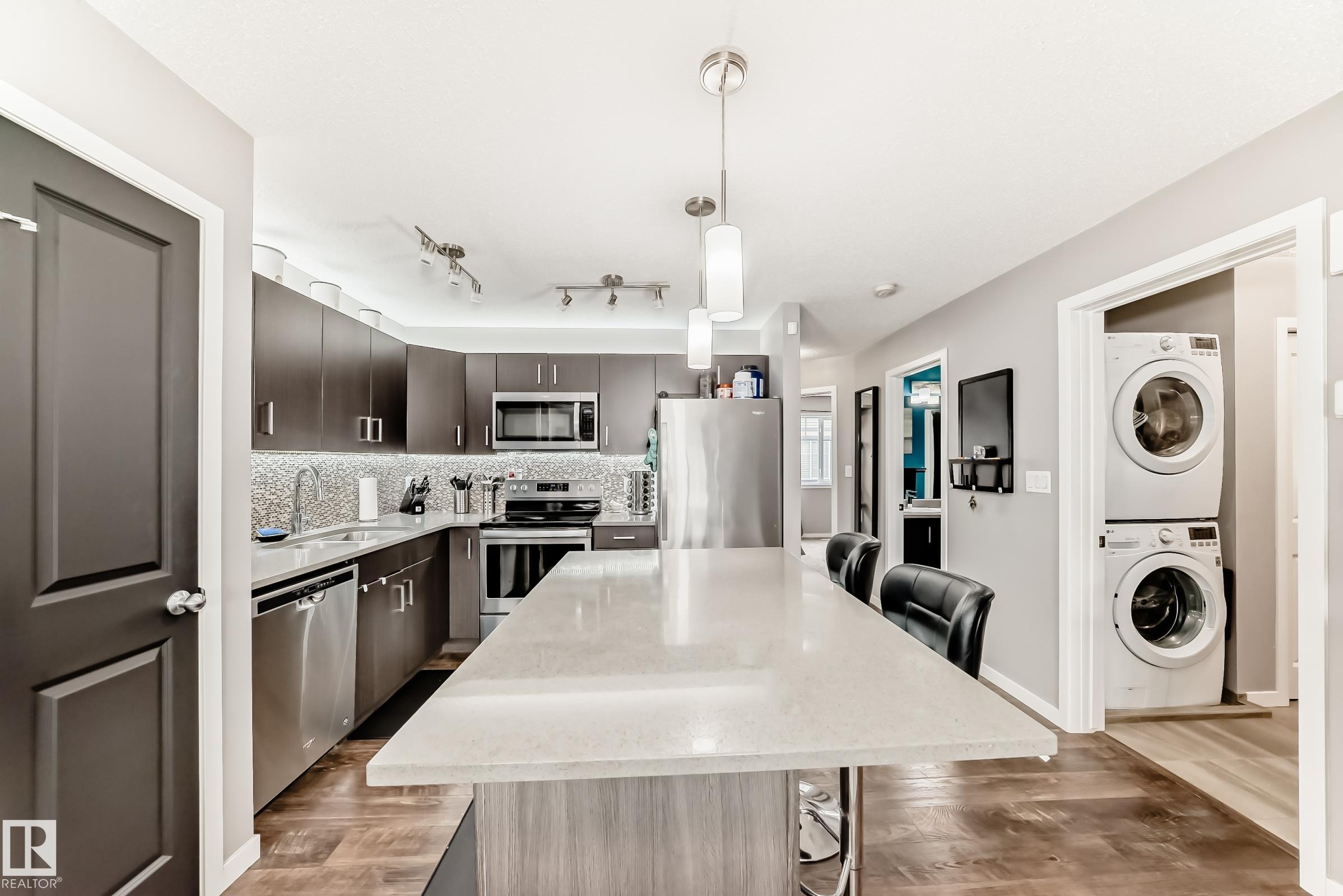 https://zimg.paragon.ice.com/ParagonImages/Property/PM/RAE/225398810/7/0/0/fc839de815dd49641055ff8ae12c5bdc/1/2859788c14e1002a79abbabfc30a52d6/225398810-E2CBE711-A2C9-4D0B-9790-B49131EB0A4E.JPG