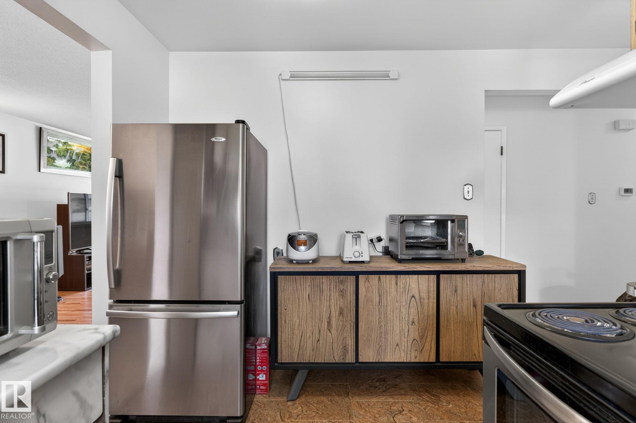 Photo 13 at 10719 152 Street NW, High Park, Edmonton