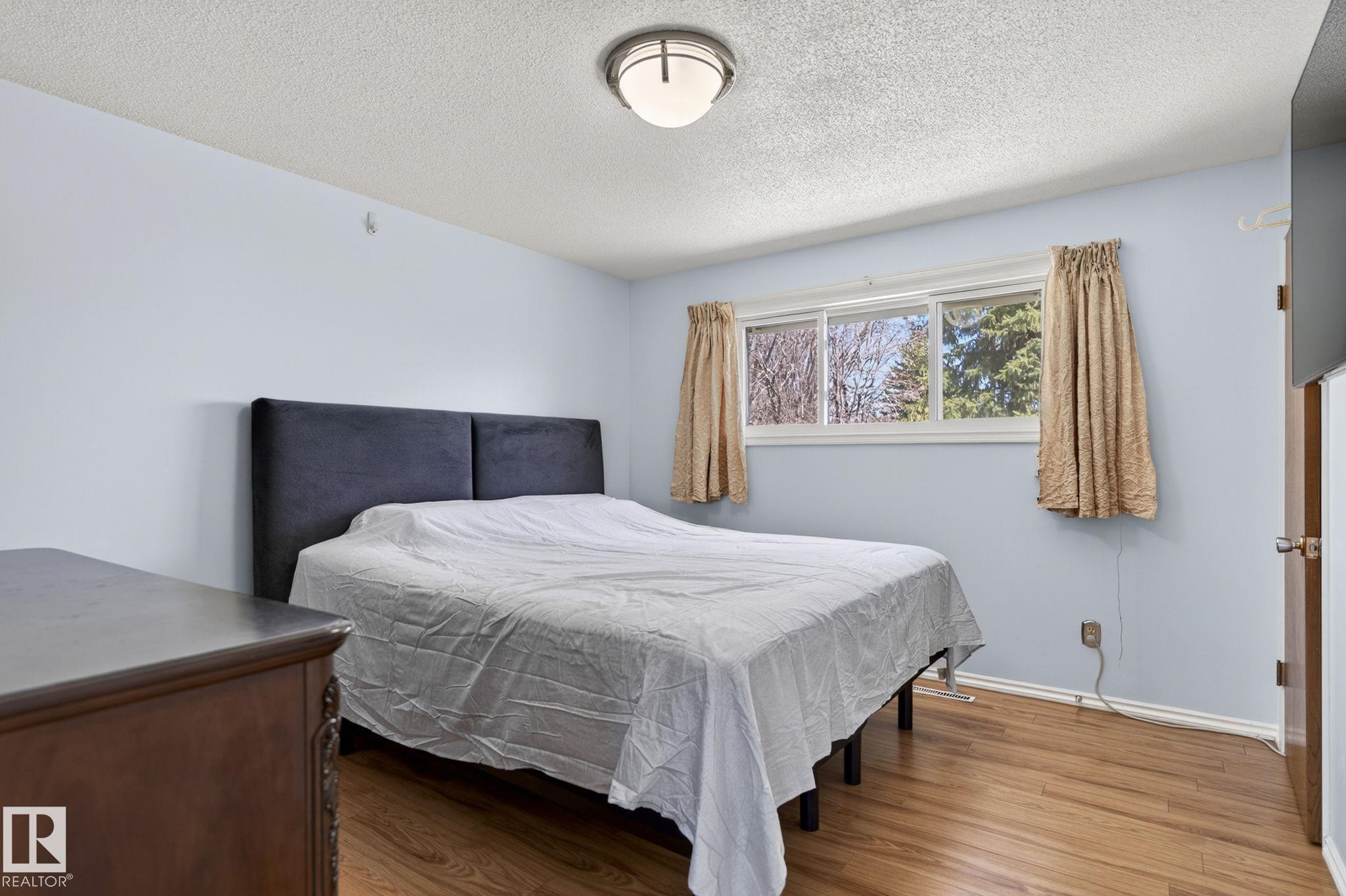 Photo 14 at 10719 152 Street NW, High Park, Edmonton