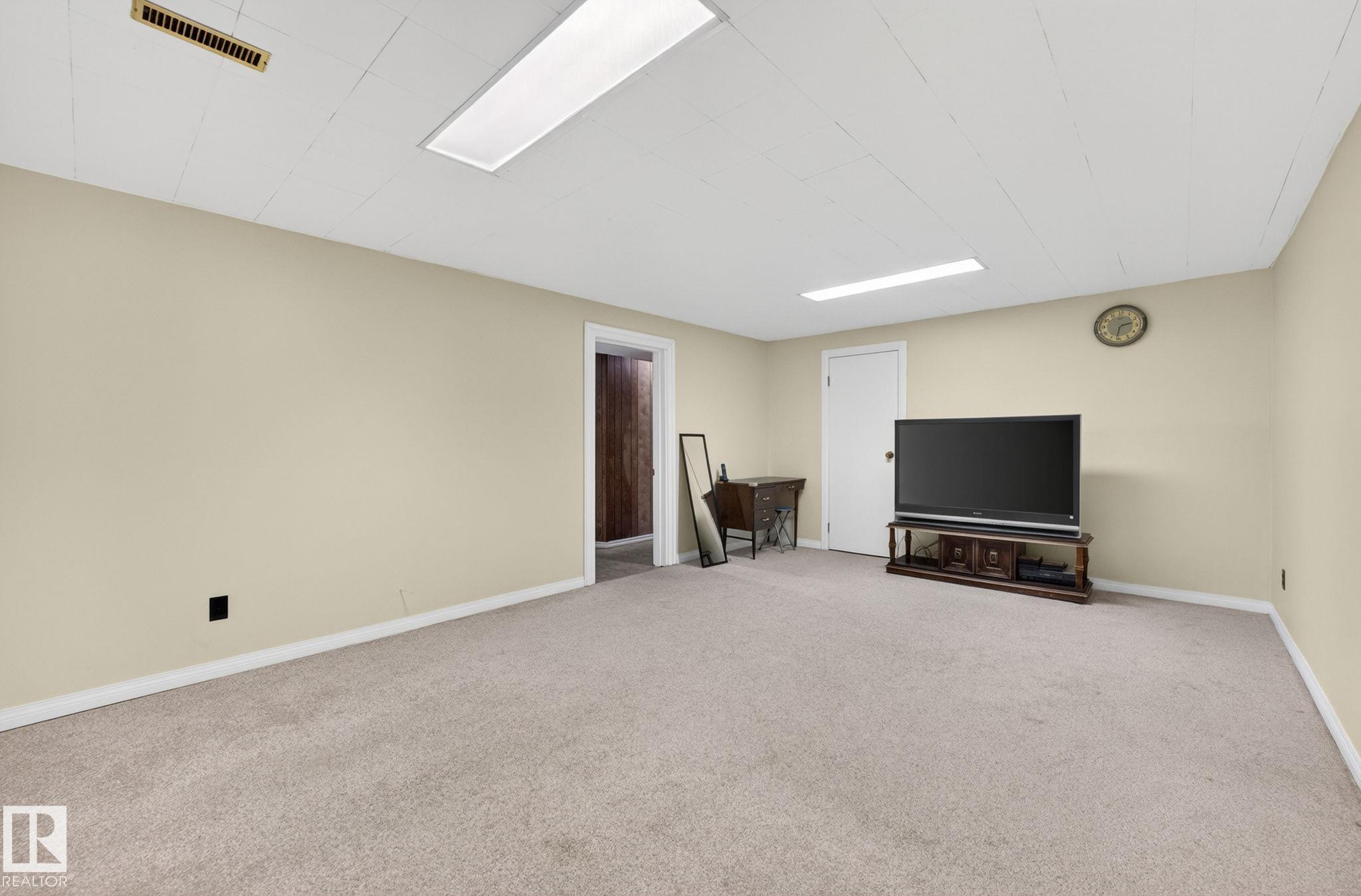 Photo 27 at 10719 152 Street NW, High Park, Edmonton
