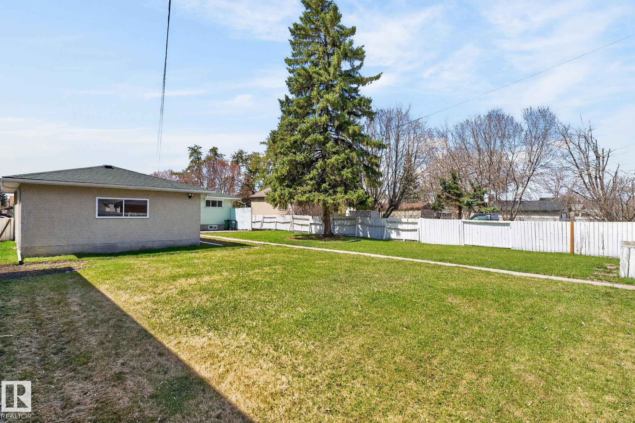 Photo 37 at 10719 152 Street NW, High Park, Edmonton