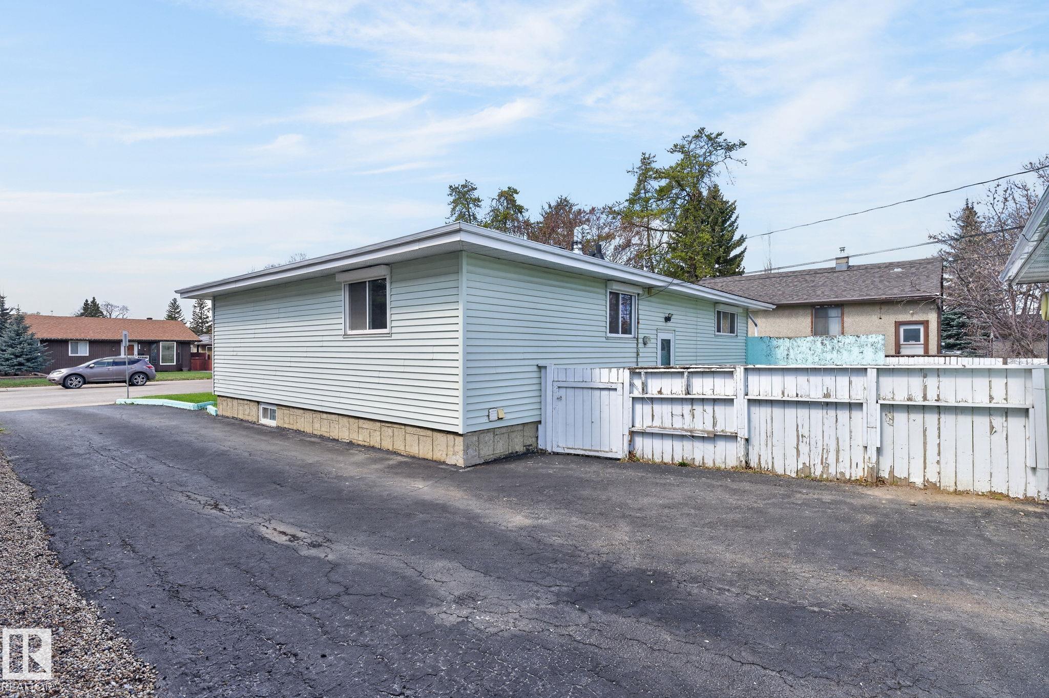 Photo 46 at 10719 152 Street NW, High Park, Edmonton