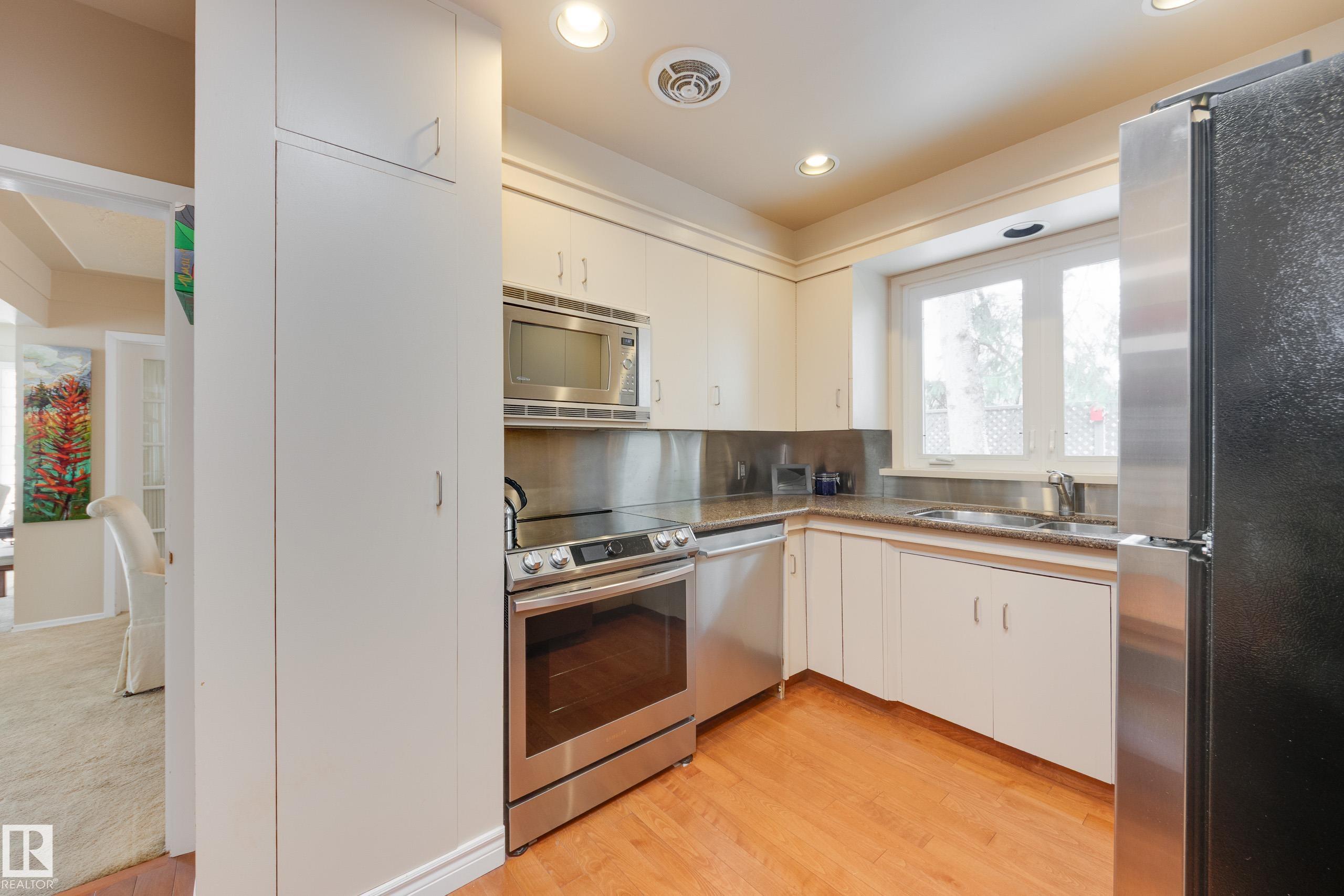 Photo 16 at 8444 118 Street NW, Windsor Park, Edmonton