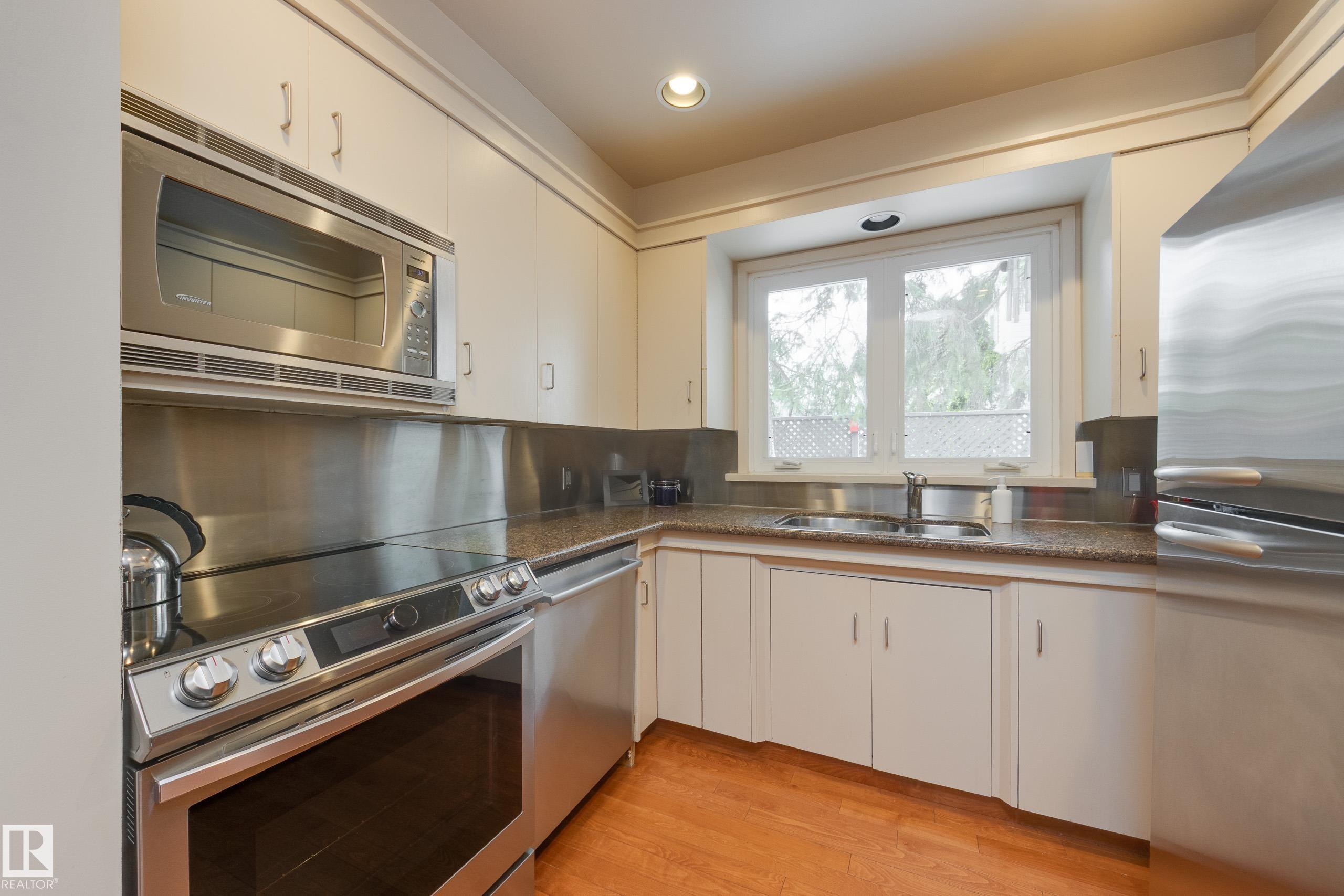 Photo 17 at 8444 118 Street NW, Windsor Park, Edmonton