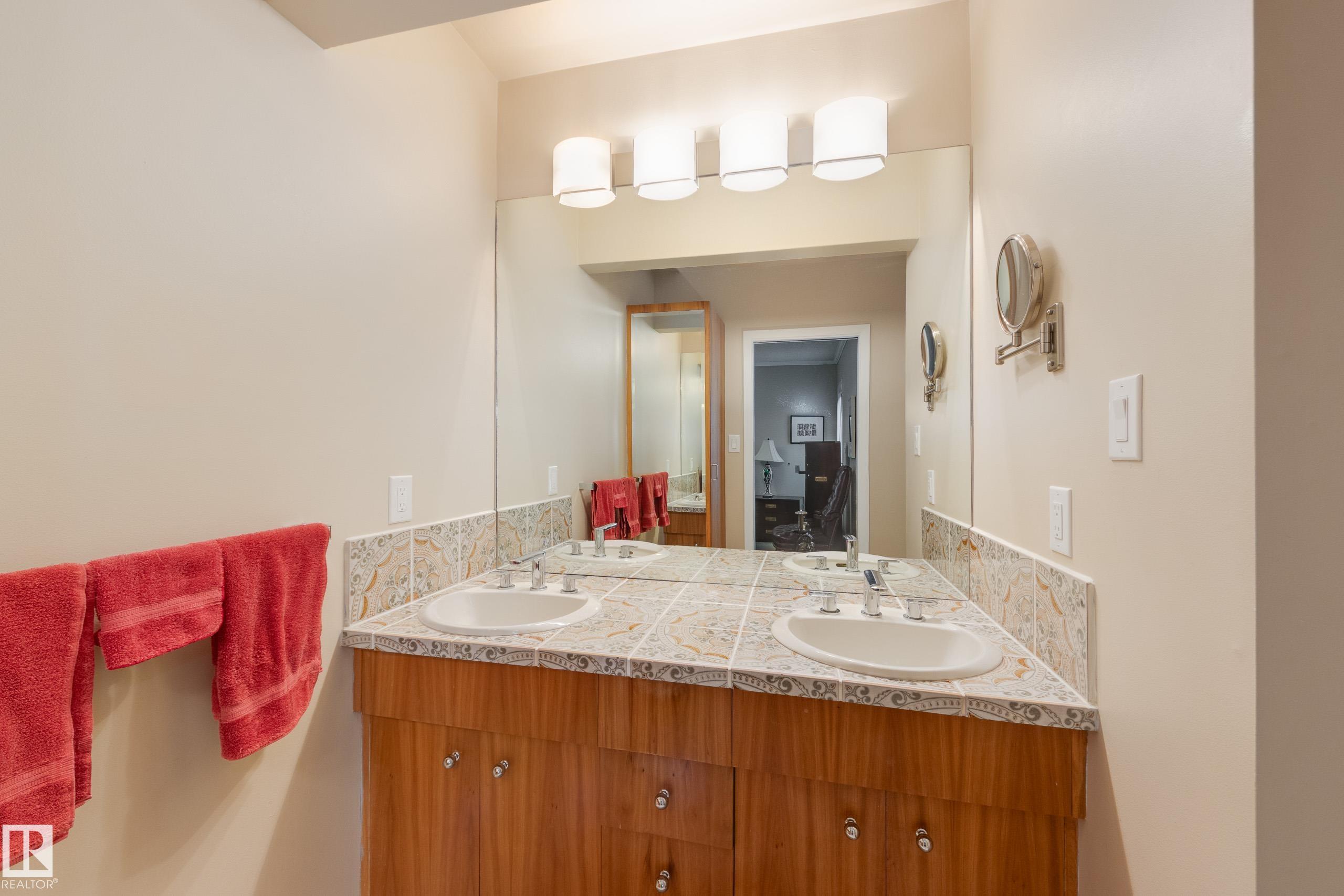 Photo 23 at 8444 118 Street NW, Windsor Park, Edmonton