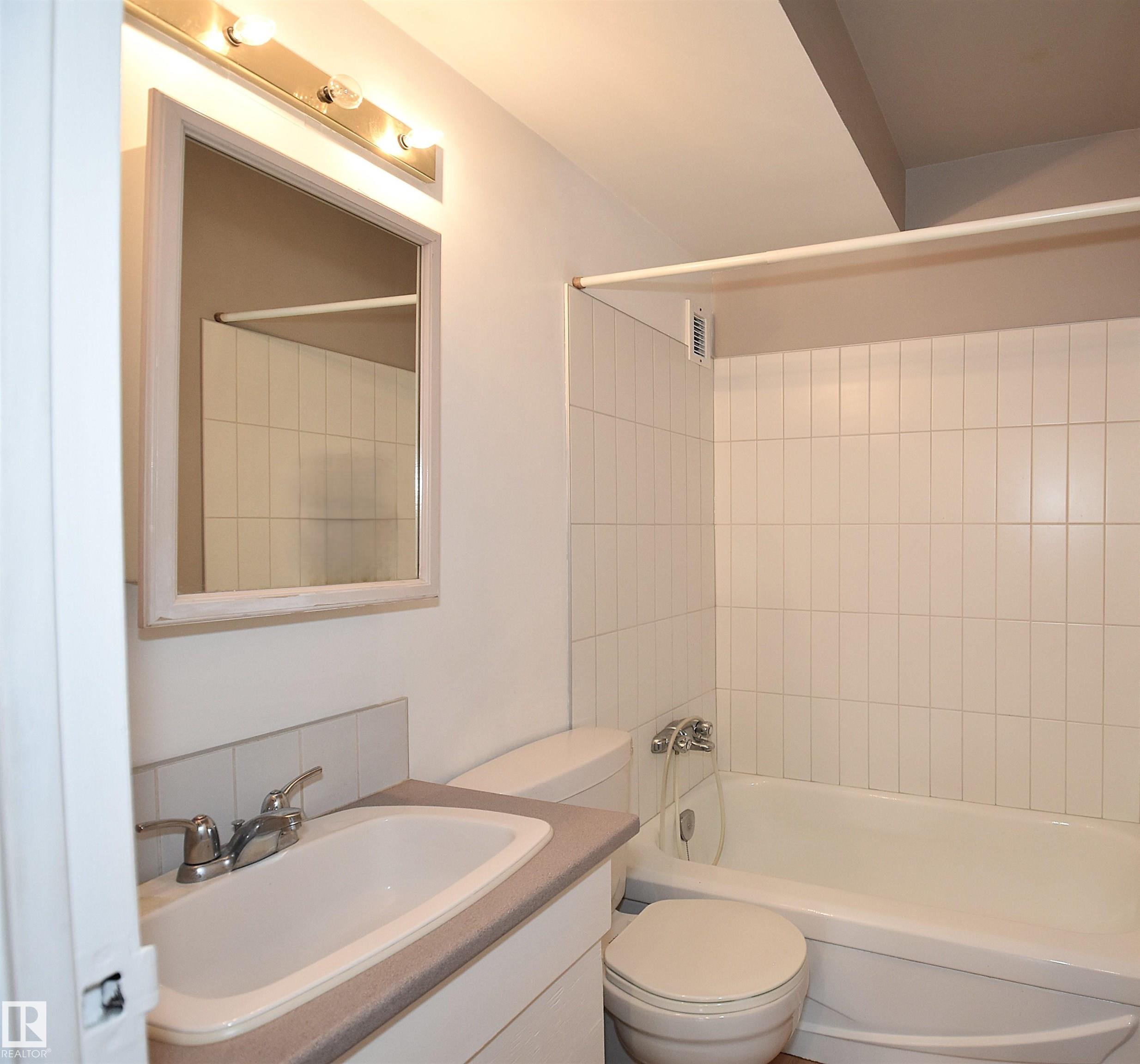 Photo 7 at 608 - 10021 116 Street NW, Wîhkwêntôwin, Edmonton