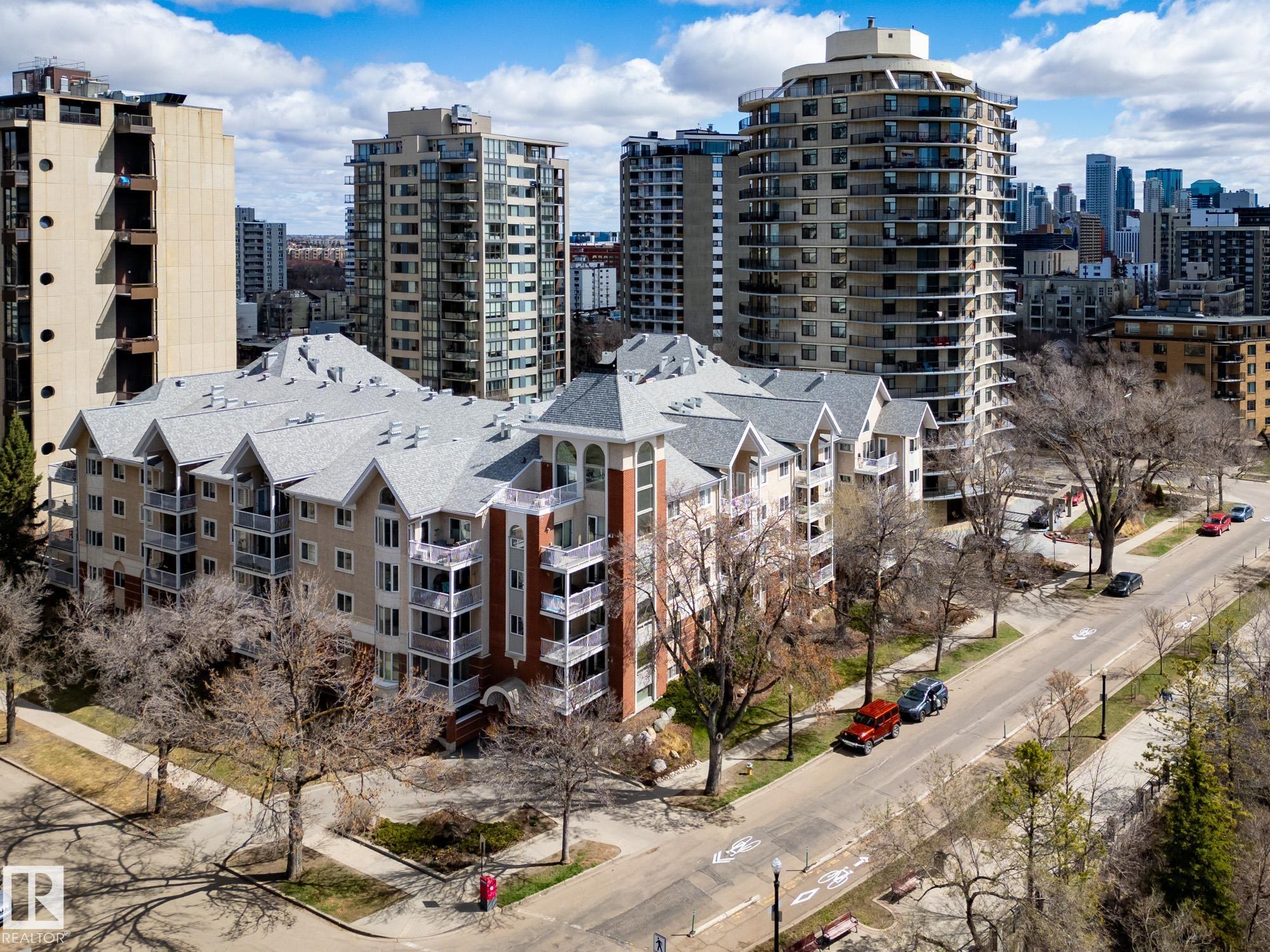 205 - 11716 100 Avenue NW, Wîhkwêntôwin, Edmonton