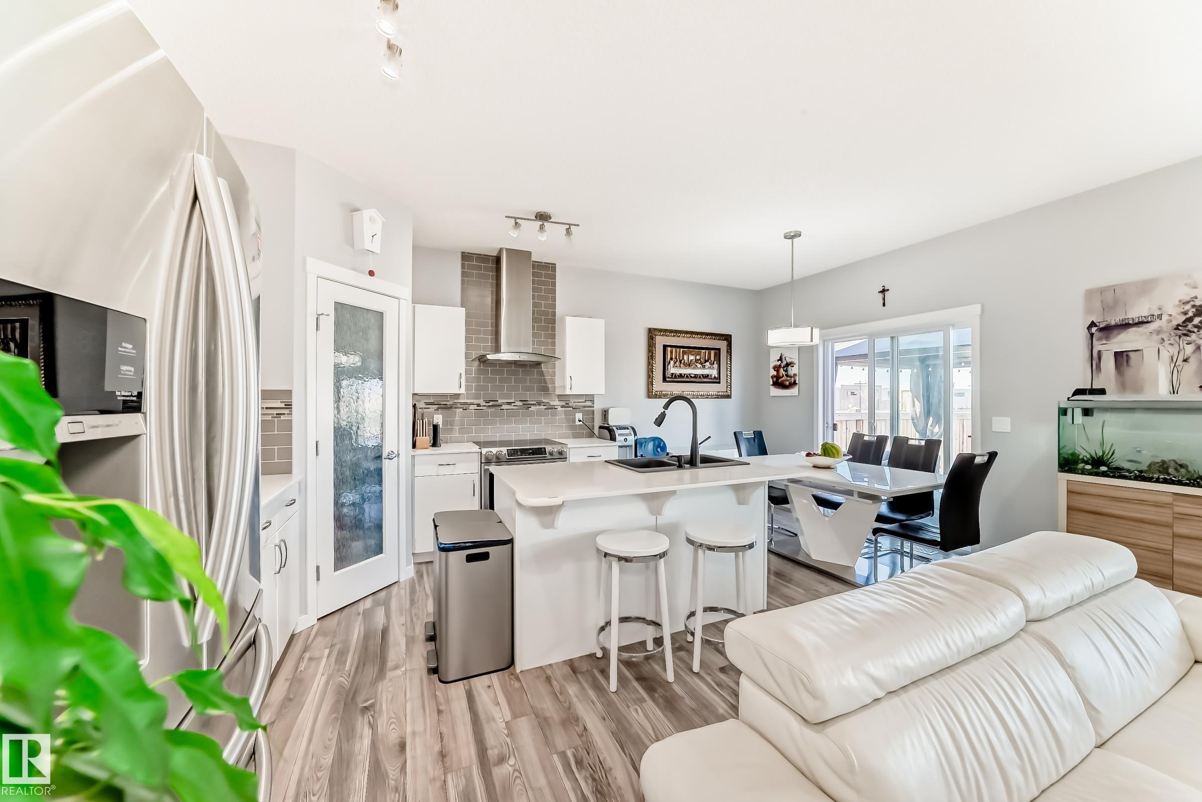 https://zimg.paragon.ice.com/ParagonImages/Property/PM/RAE/225398837/18/0/0/2f3db69316613b128eb2efbfd0a29f33/1/8564de10ab3889f675e9d1e4ffedae44/225398837-d953c1f4-6e0c-4bc7-8899-cee8ff91b7a5.JPG