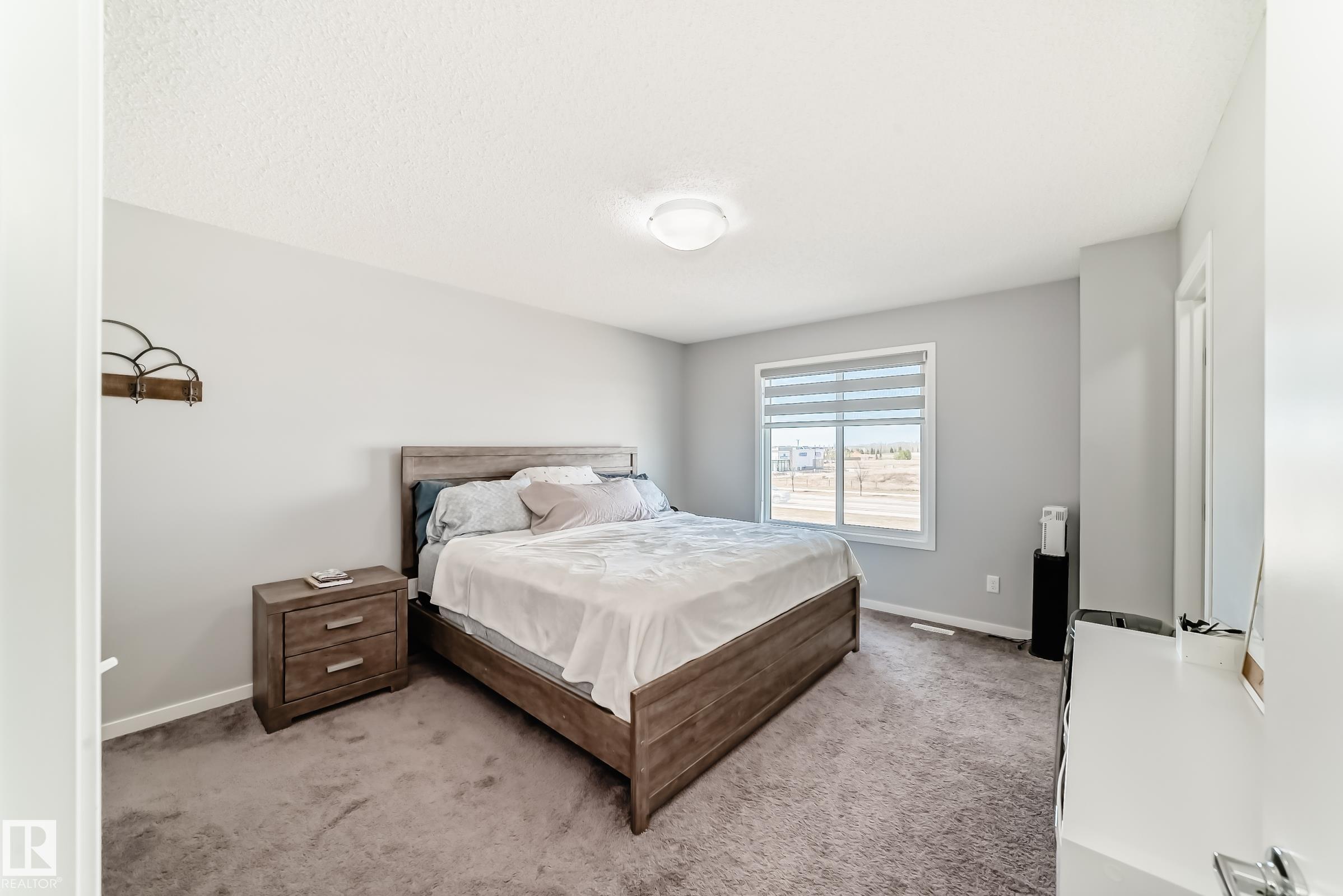 https://zimg.paragon.ice.com/ParagonImages/Property/PM/RAE/225398837/25/0/0/10e5ee8eb425a0967a1691b935aa5b92/1/8564de10ab3889f675e9d1e4ffedae44/225398837-88835aba-3b7d-4027-84fd-70f9717c6202.JPG