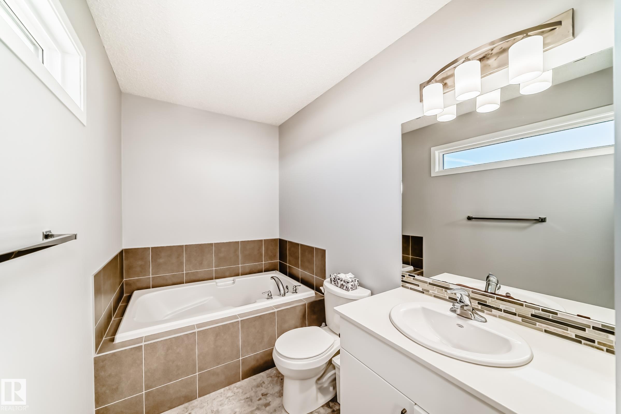 https://zimg.paragon.ice.com/ParagonImages/Property/PM/RAE/225398837/30/0/0/e8cdf4dbb5ca3d715319a176668a80e1/1/8564de10ab3889f675e9d1e4ffedae44/225398837-9c8efb30-8ebd-4c04-903c-a8fba38d8441.JPG