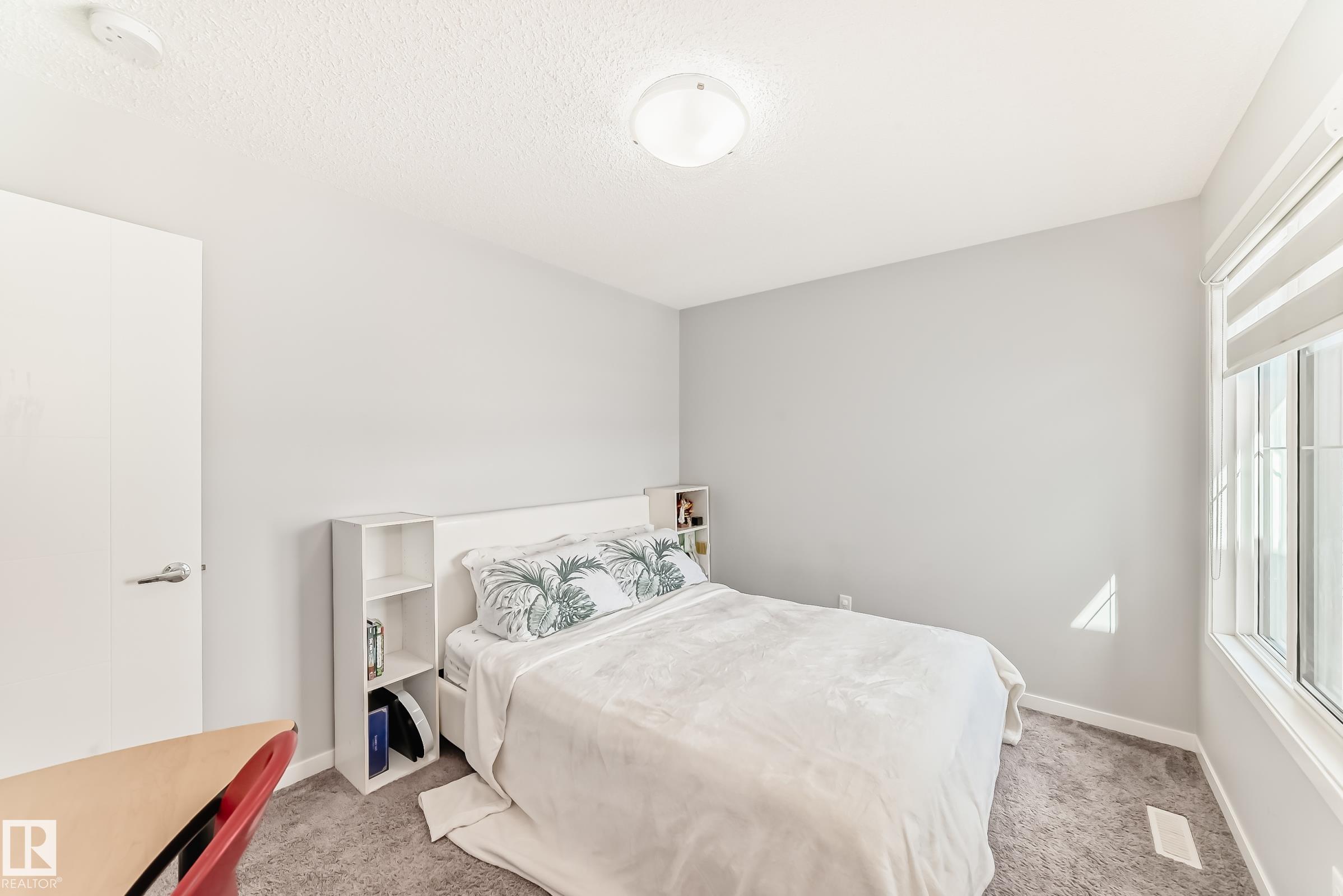 https://zimg.paragon.ice.com/ParagonImages/Property/PM/RAE/225398837/33/0/0/d1a59023a6ae68b6197b840749b313c7/1/8564de10ab3889f675e9d1e4ffedae44/225398837-04c8fea2-4ec5-4722-a6e3-00ba7be621f6.JPG