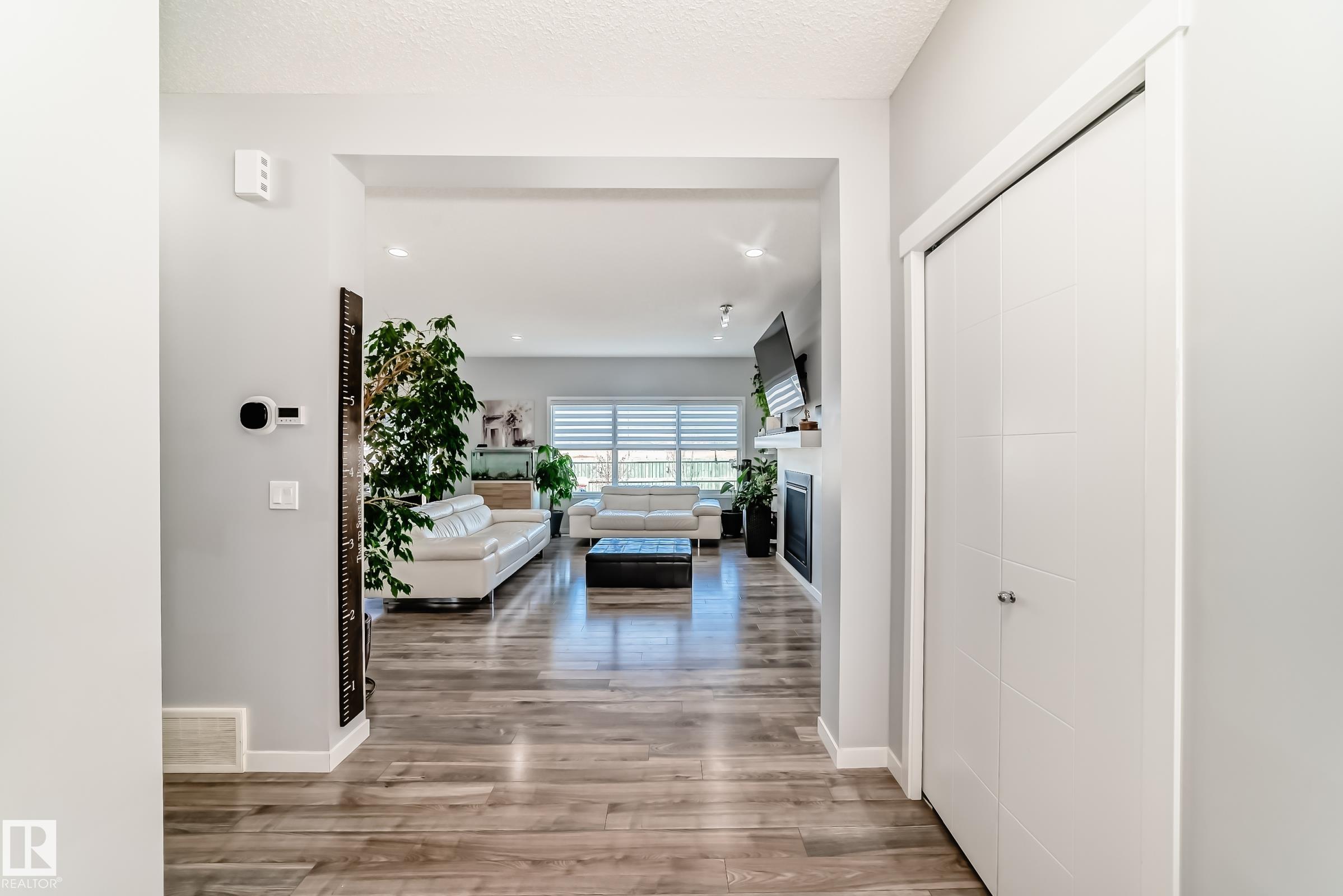 Picture for 16320 12 AV SW