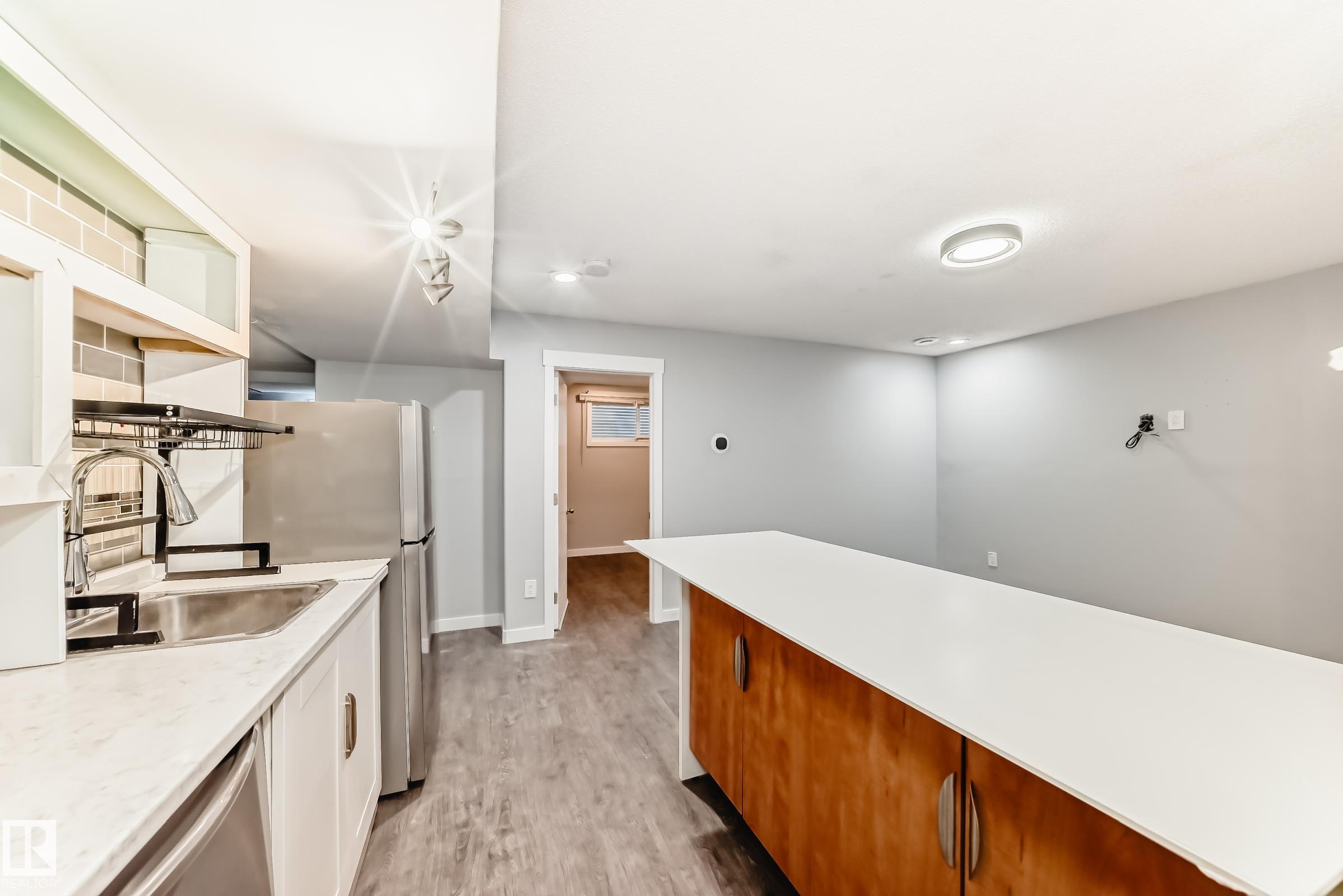 https://zimg.paragon.ice.com/ParagonImages/Property/PM/RAE/225398837/51/0/0/cf785697fba072ece438c7de05174d2b/1/8564de10ab3889f675e9d1e4ffedae44/225398837-28d39670-da1a-41cf-8353-835576df03cc.JPG